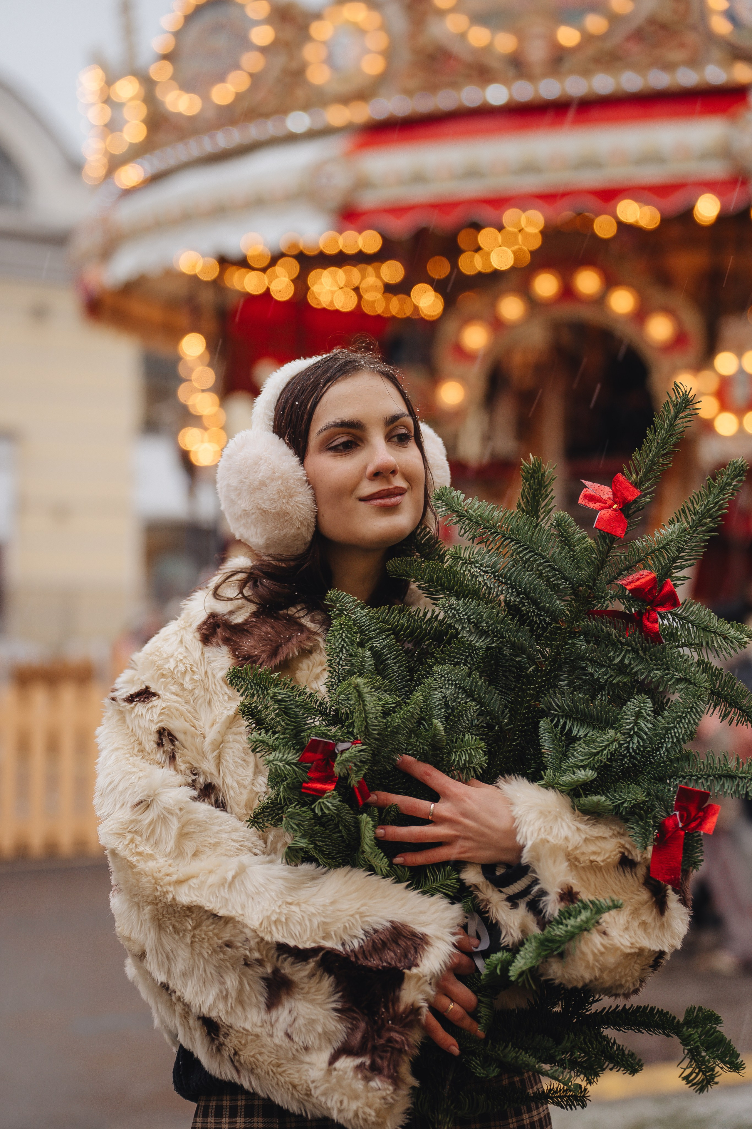 ПРОГУЛКА НА МАНЕЖНОЙ ПЛОЩАДИ ДЛЯ ДЕВУШКИ ПЕРЕД НОВЫМ ГОДОМ (НОВОГОДНЯЯ ФОТОСЕССИИЯ НА МАНЕЖНОЙ ПЛОЩАДИ). Профессиональный фотограф, Санкт-Петербург — Виктория Богомолова
