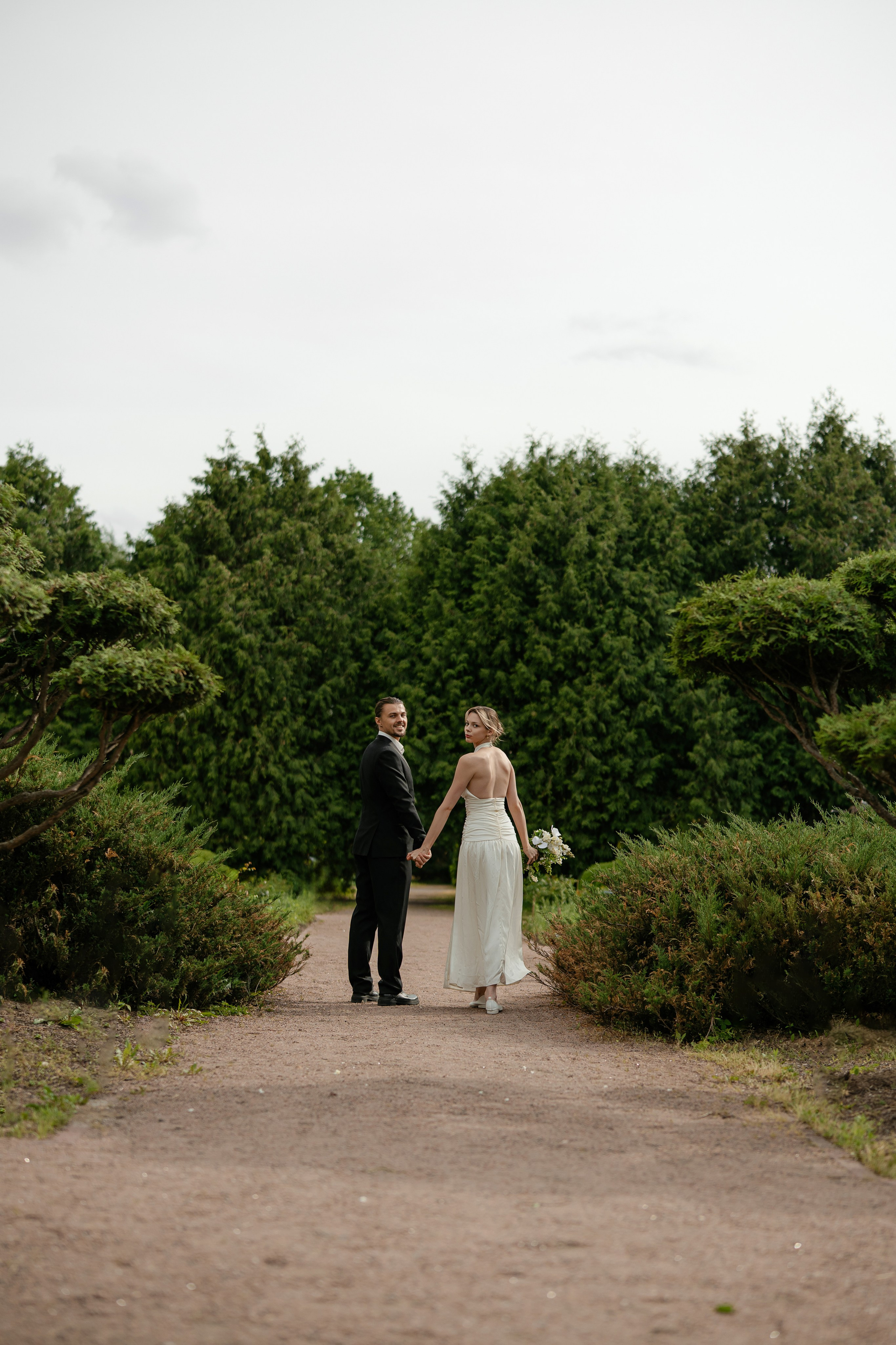 Свадебная прогулка, а парке Сокольники. Фотограф Сергиев Посад / Москва / Дмитров / Дубна