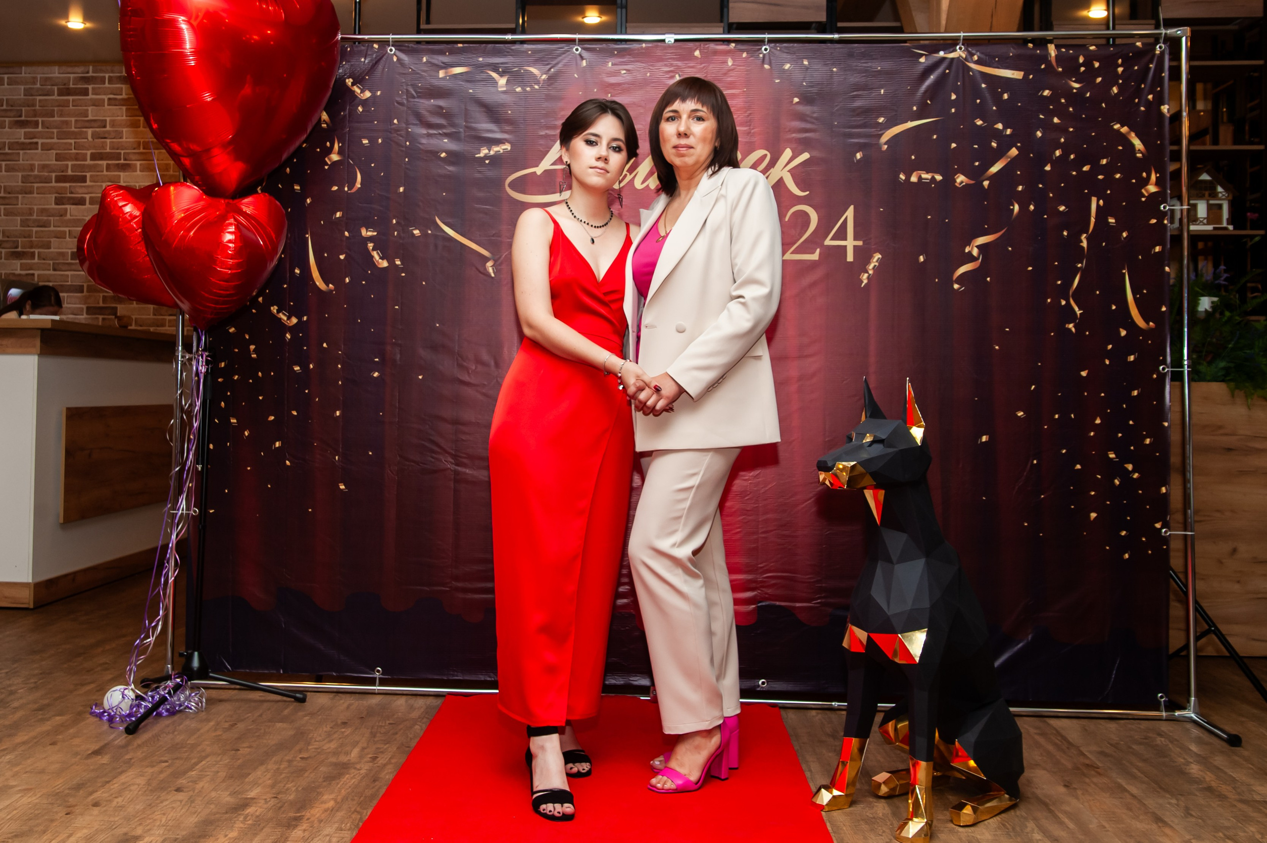 Выпускной МАОУ СОШ № 17 им. Эдуарда Есаяна. Свадебный и семейный фотограф Денис Лукьянов в Краснодаре, Краснодарском крае и Республике Крым