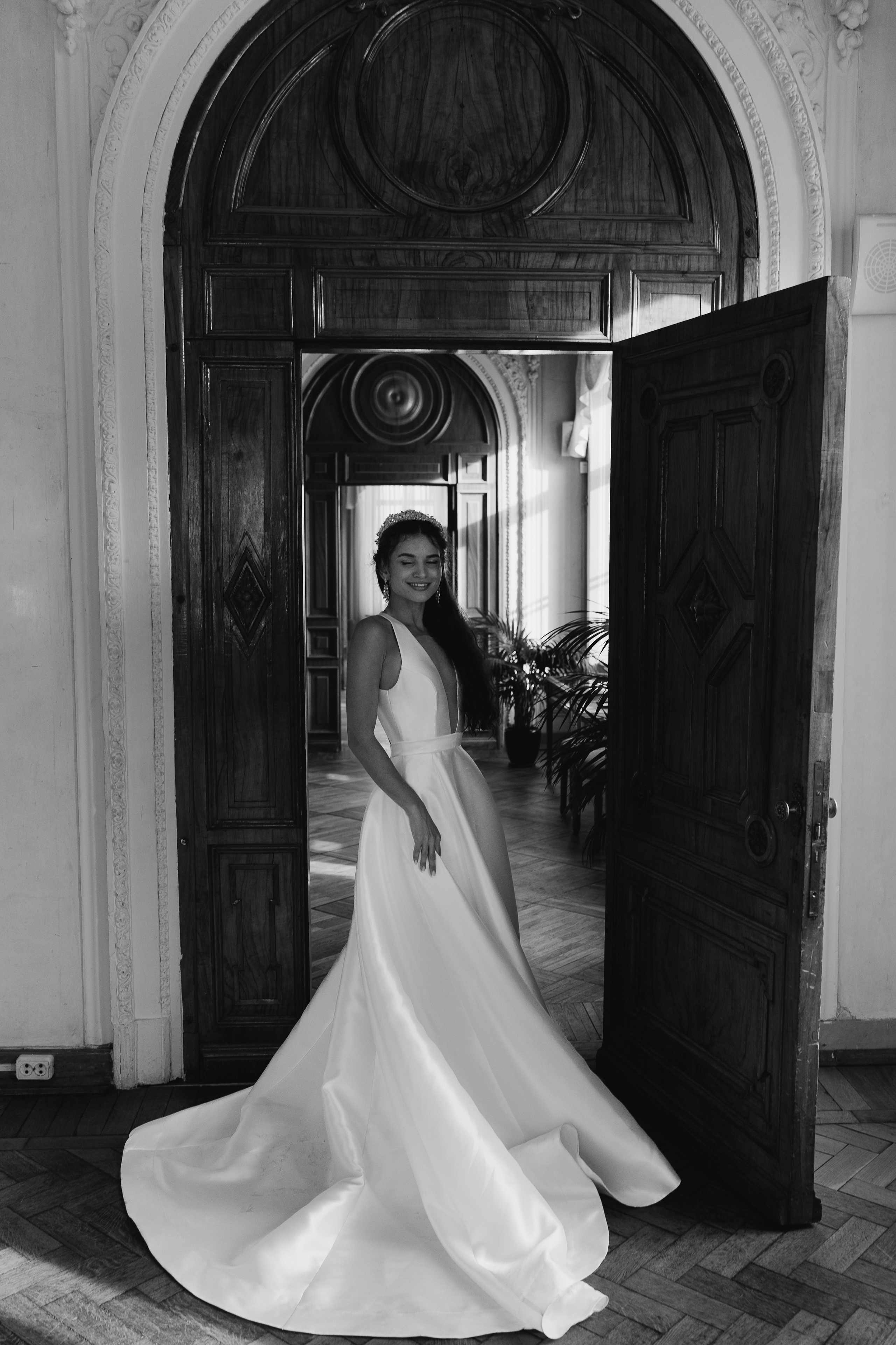 Свадебная фотосессия в библиотеке. Семейный фотограф в Москве Галина Гончар