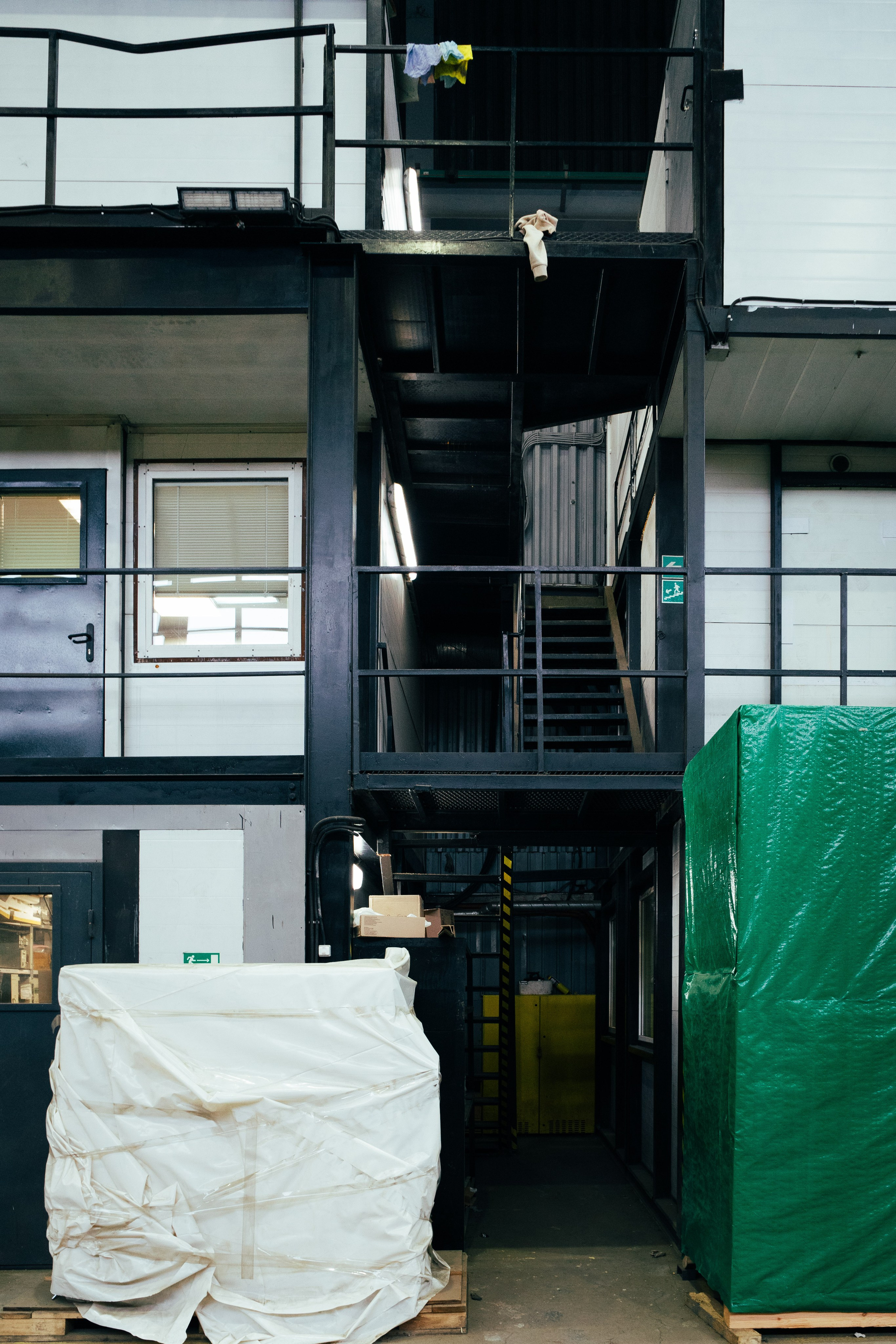 Рабочие цеха компании ПВК. Коммерческий Фотограф Виктор Фоменых