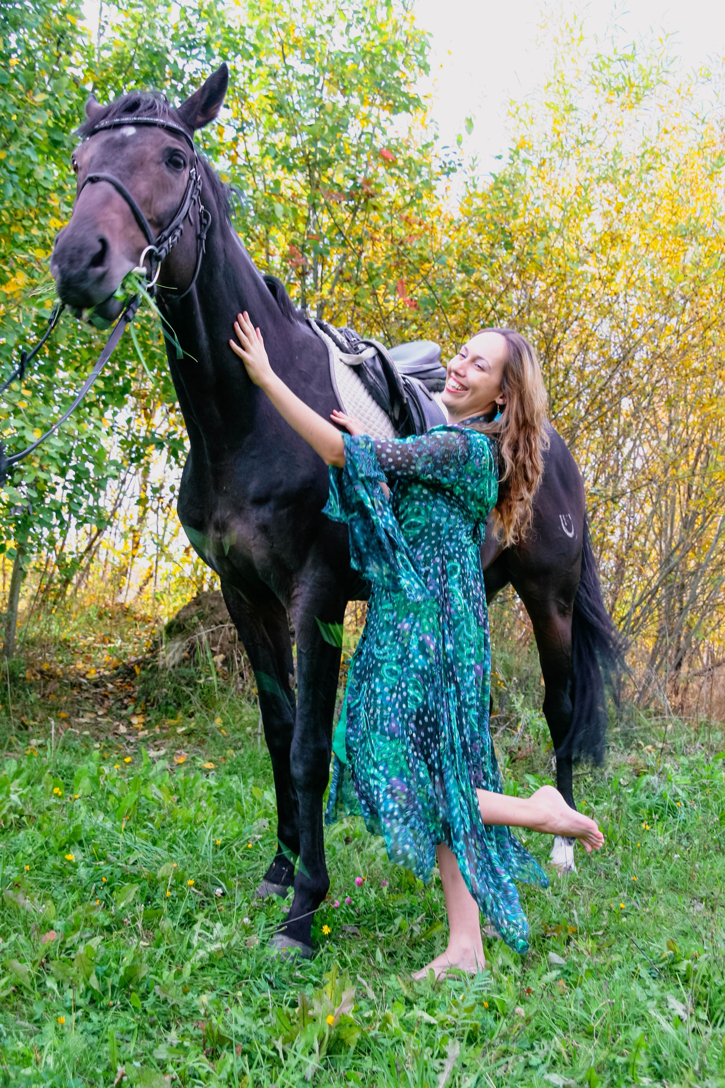 Алёна и Даша на лошади. Фотограф Пермь. Фотосессия в фотостудии Перми и на свежем воздухе
