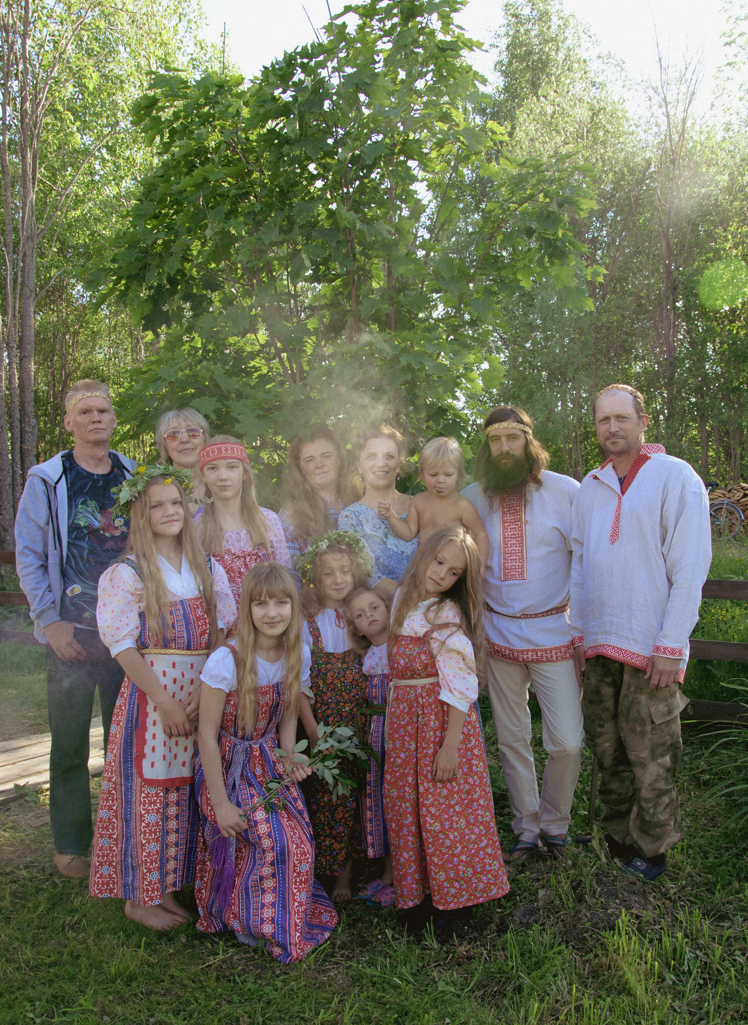 Издревле все народы мира отмечали в конце июня праздник вершины лета. На Руси таковым праздником является Иван Купала. Так и мне посчастливилось поучаствовать в действии на Русском Севере.