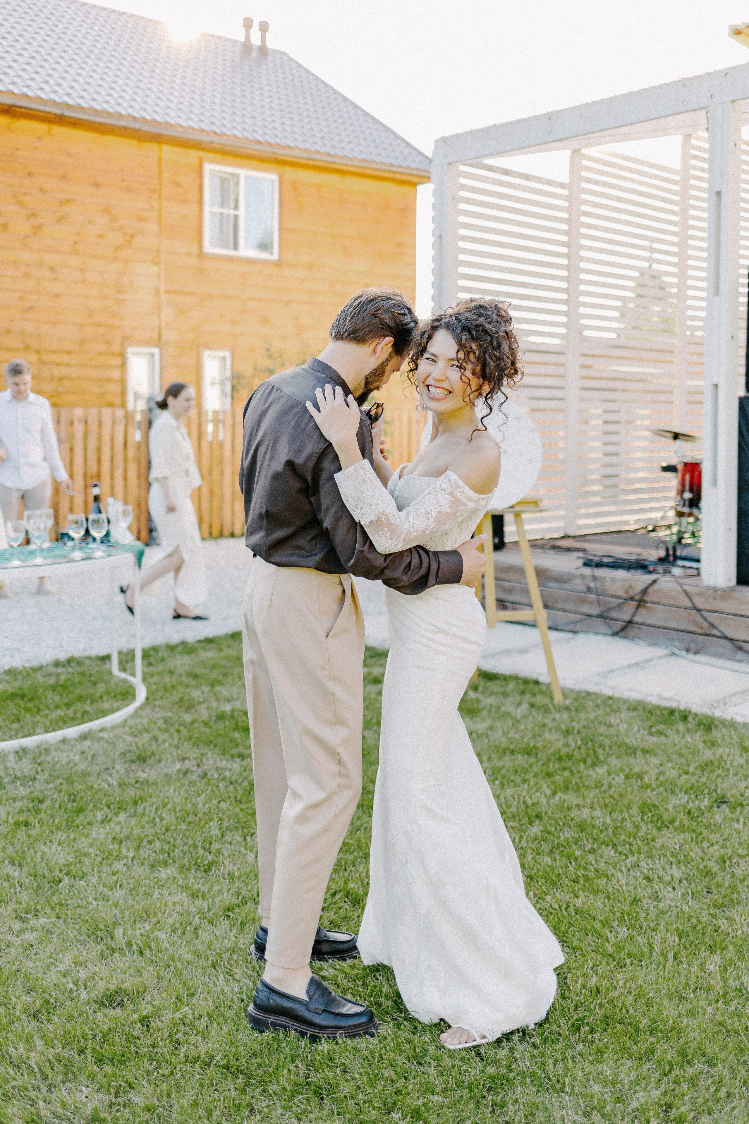 Плюс тридцать градусов на лужайке. Фотограф Андрей Куськало