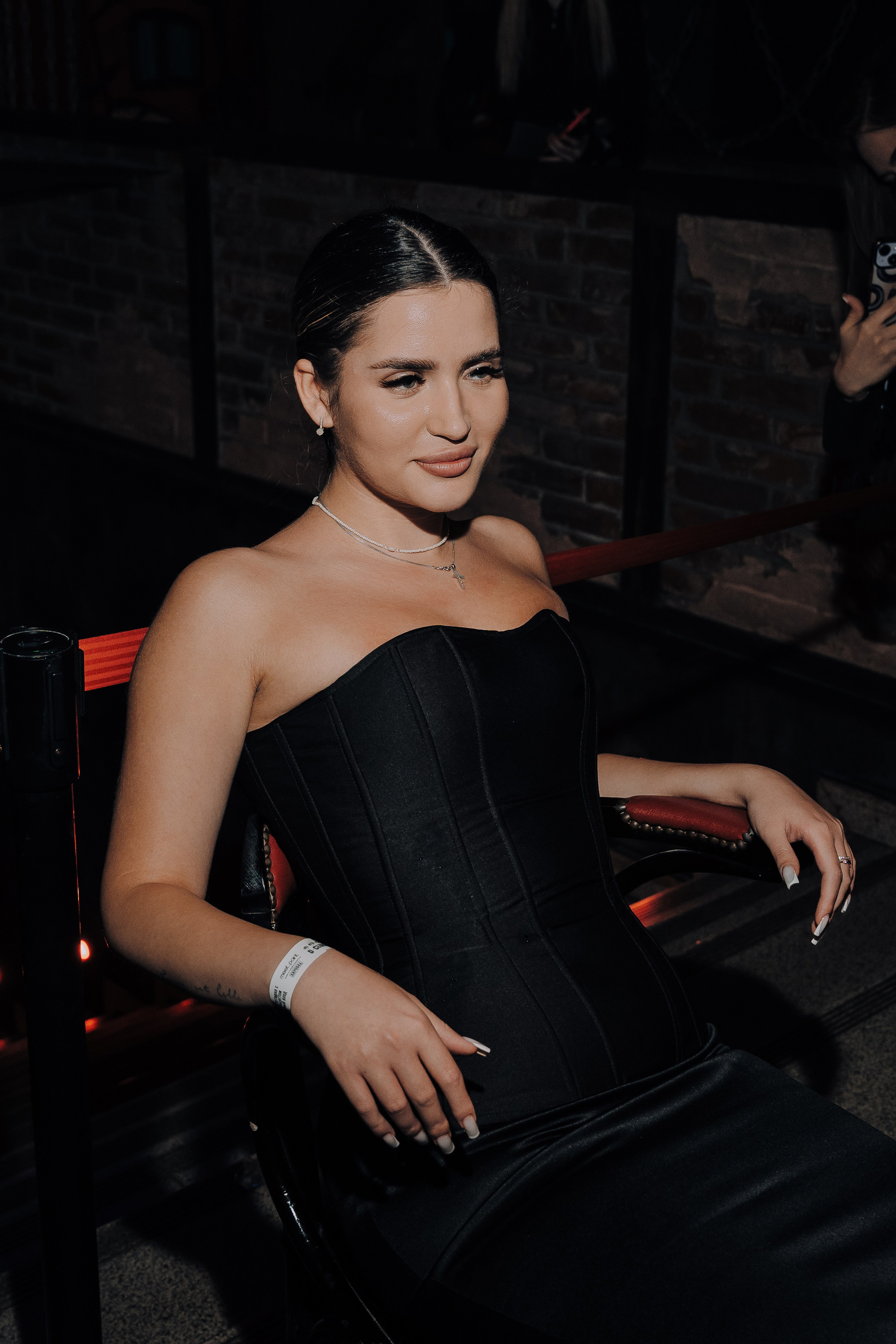 20 ЛЕТ МЕГАПОЛИС ЧЕЛЯБИНСК ХЕДЛАЙНЕР ЕЛКА. Репортажный фотограф Зуев Роман г. Челябинск