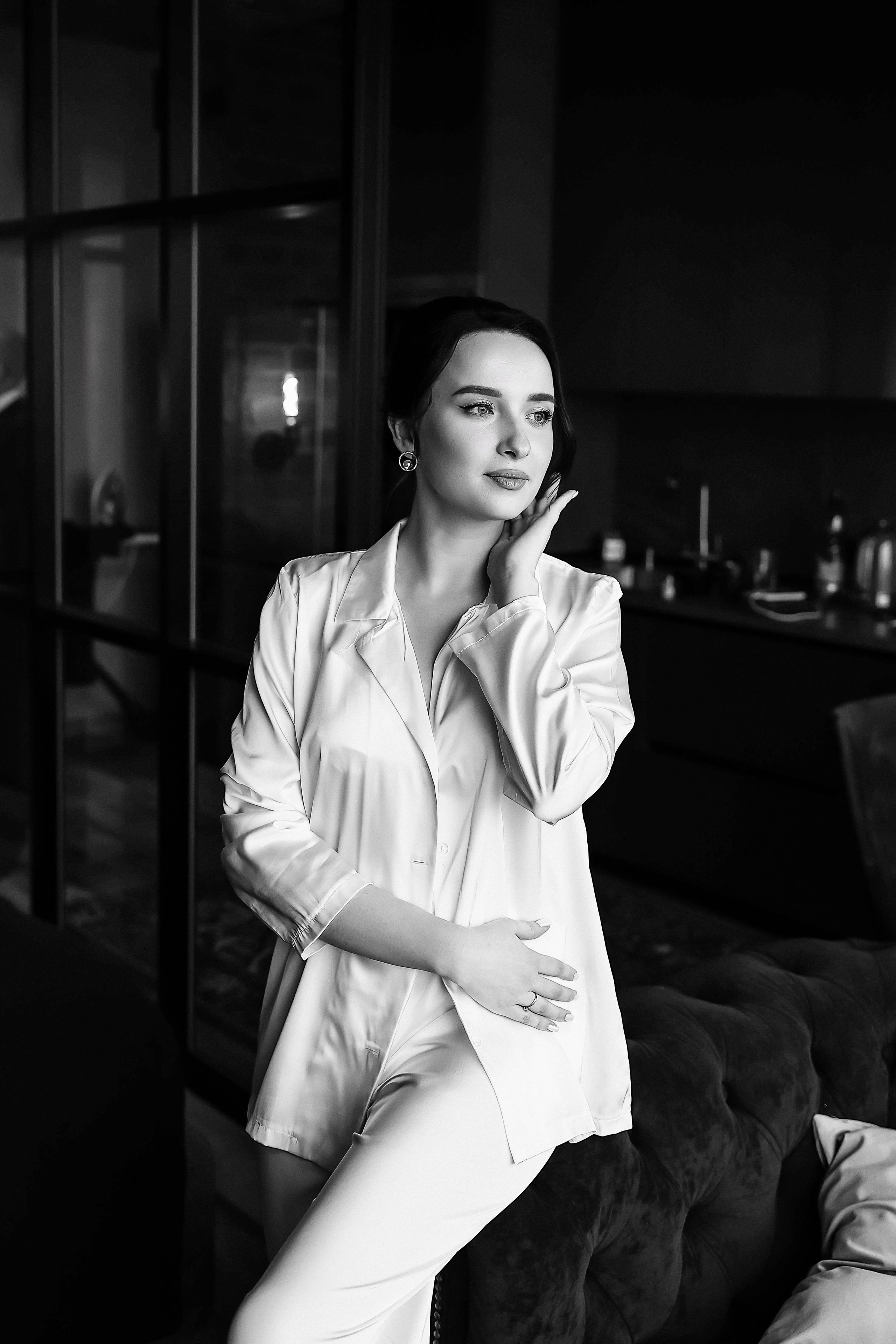черно-белый портрет невесты на фотосессии в Воронеже. Фотограф Денис Перминов