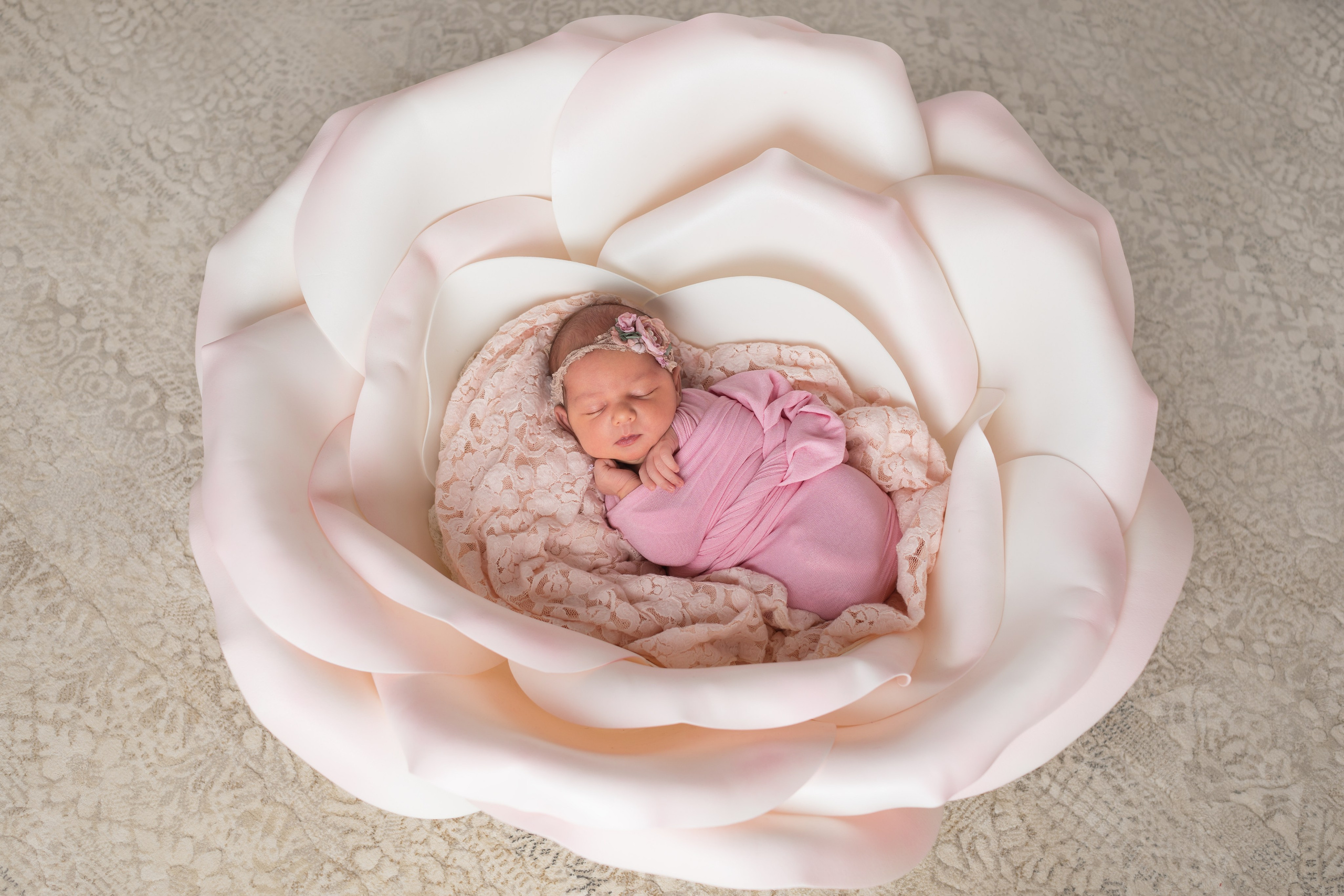 PH @bestmoments_newborn. Retoucher Aleksmokh