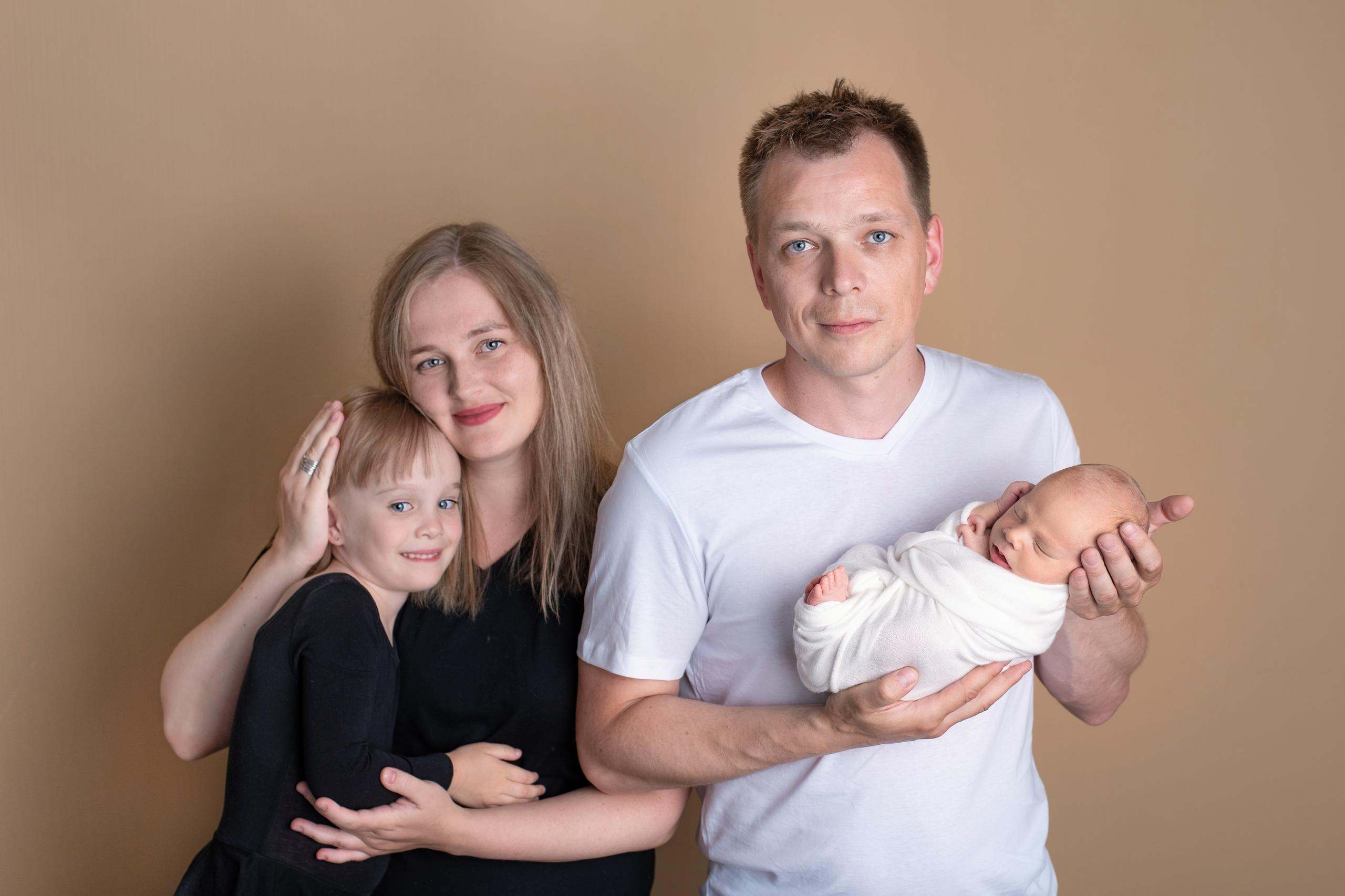 Фотограф новорожденных в городе Екатеринбург, Дегтярск, Ревда newborn. Фотограф новорожденных в Екатеринбурге Анастасия Карманова