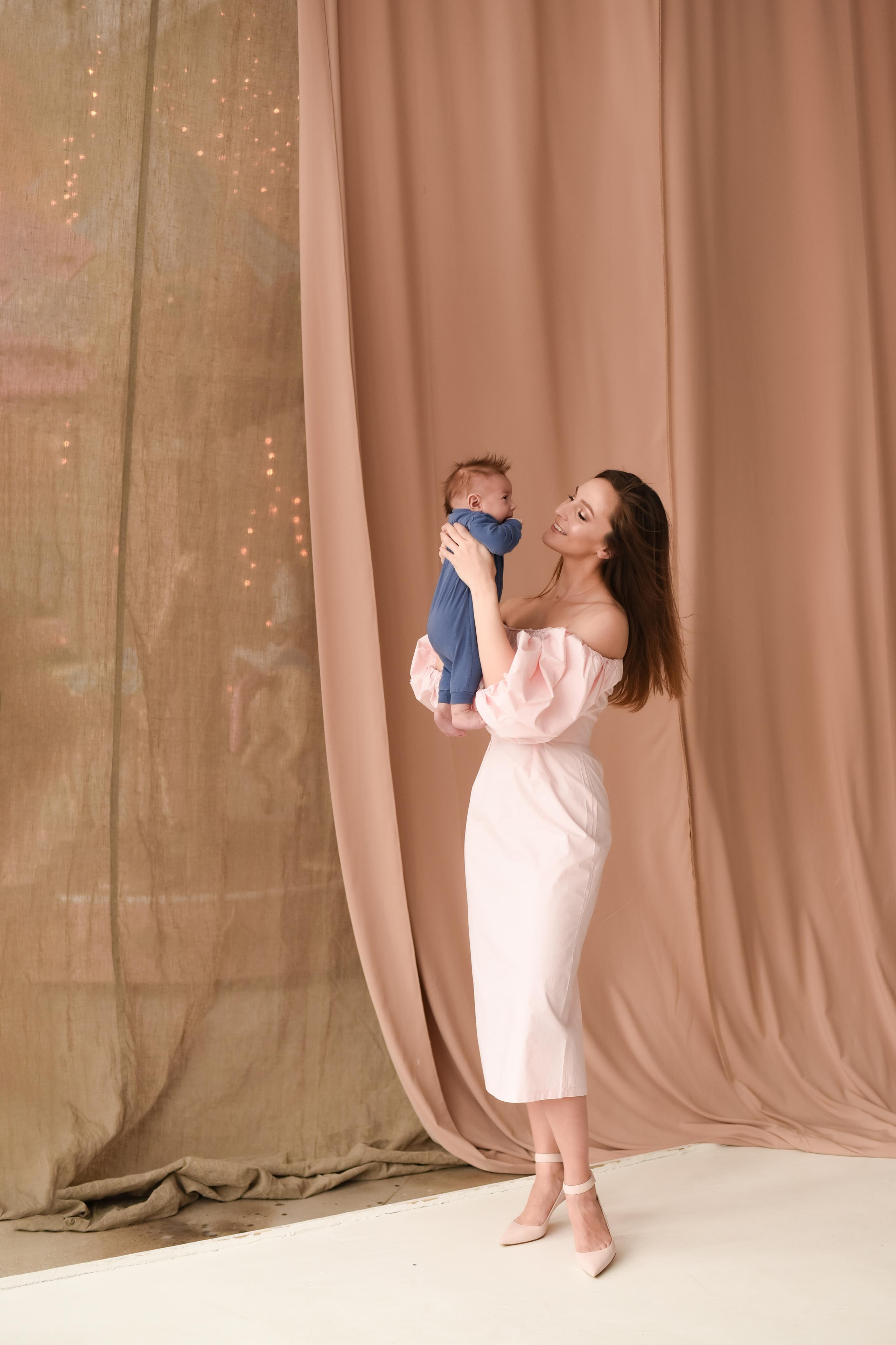 Фотосессия мама и малыш в Екатеринбурге. Фотограф новорожденных в Екатеринбурге Анастасия Карманова