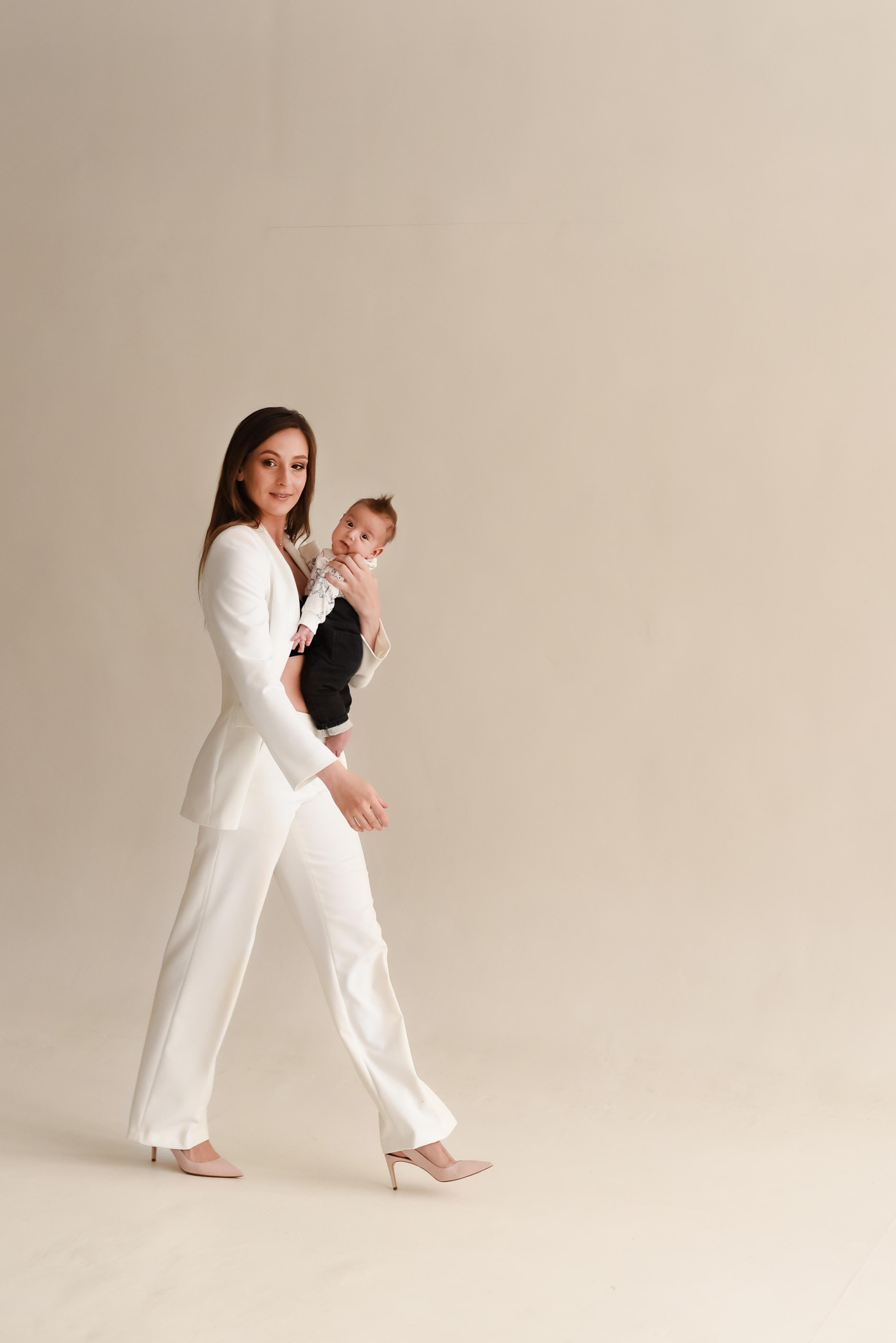 Фотосессия мама и малыш в Екатеринбурге. Фотограф новорожденных в Екатеринбурге Анастасия Карманова