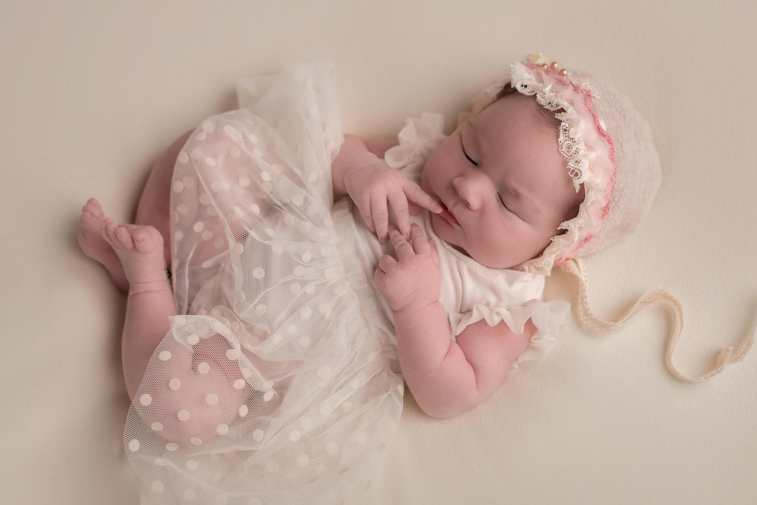 Фотограф новорожденных в городе Екатеринбург, Дегтярск, Ревда newborn. Фотограф новорожденных в Екатеринбурге Анастасия Карманова