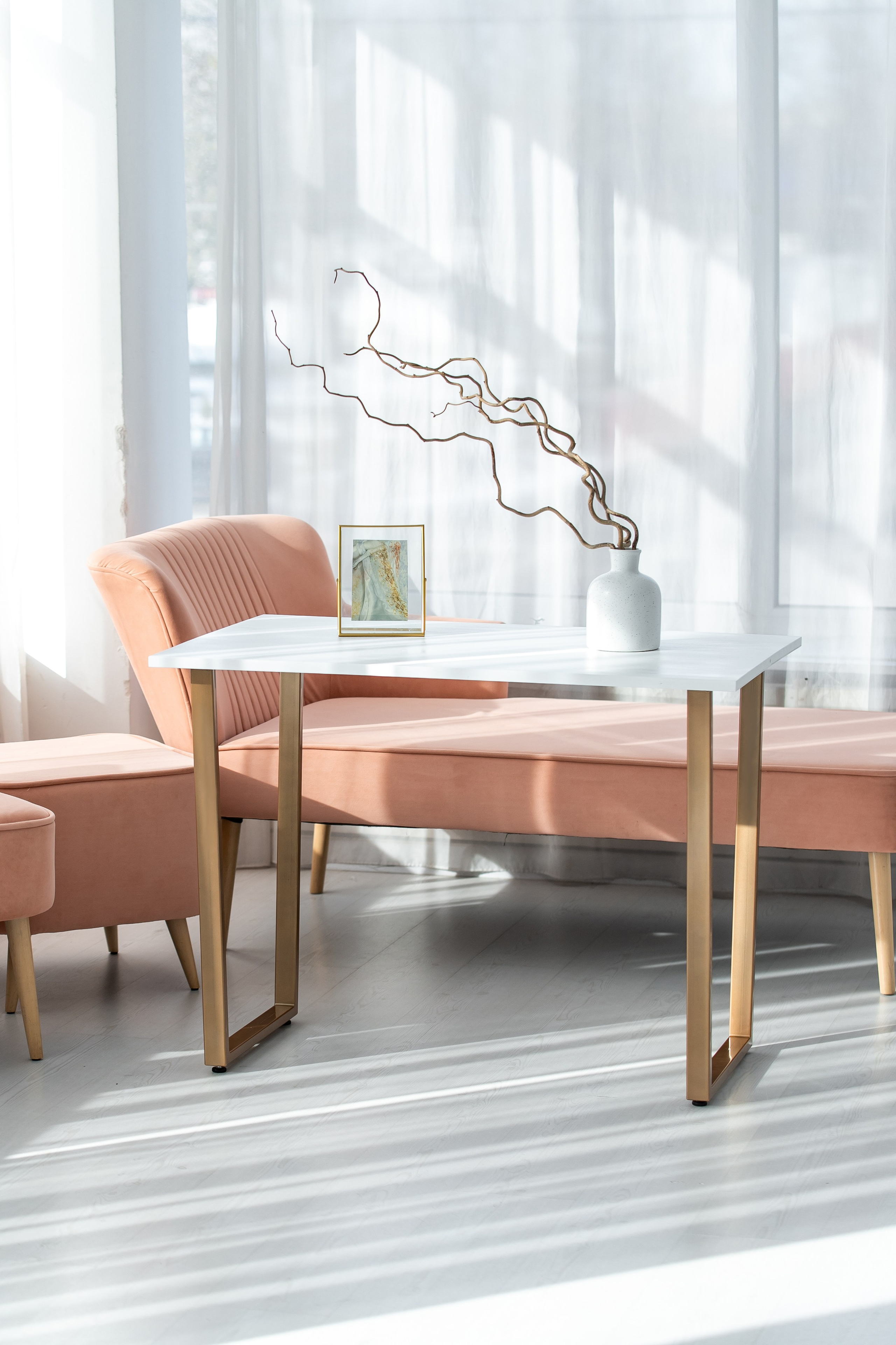 Металлические подстолья. Предметный, контентный и личный фотограф в Минске Смоляр Руслана