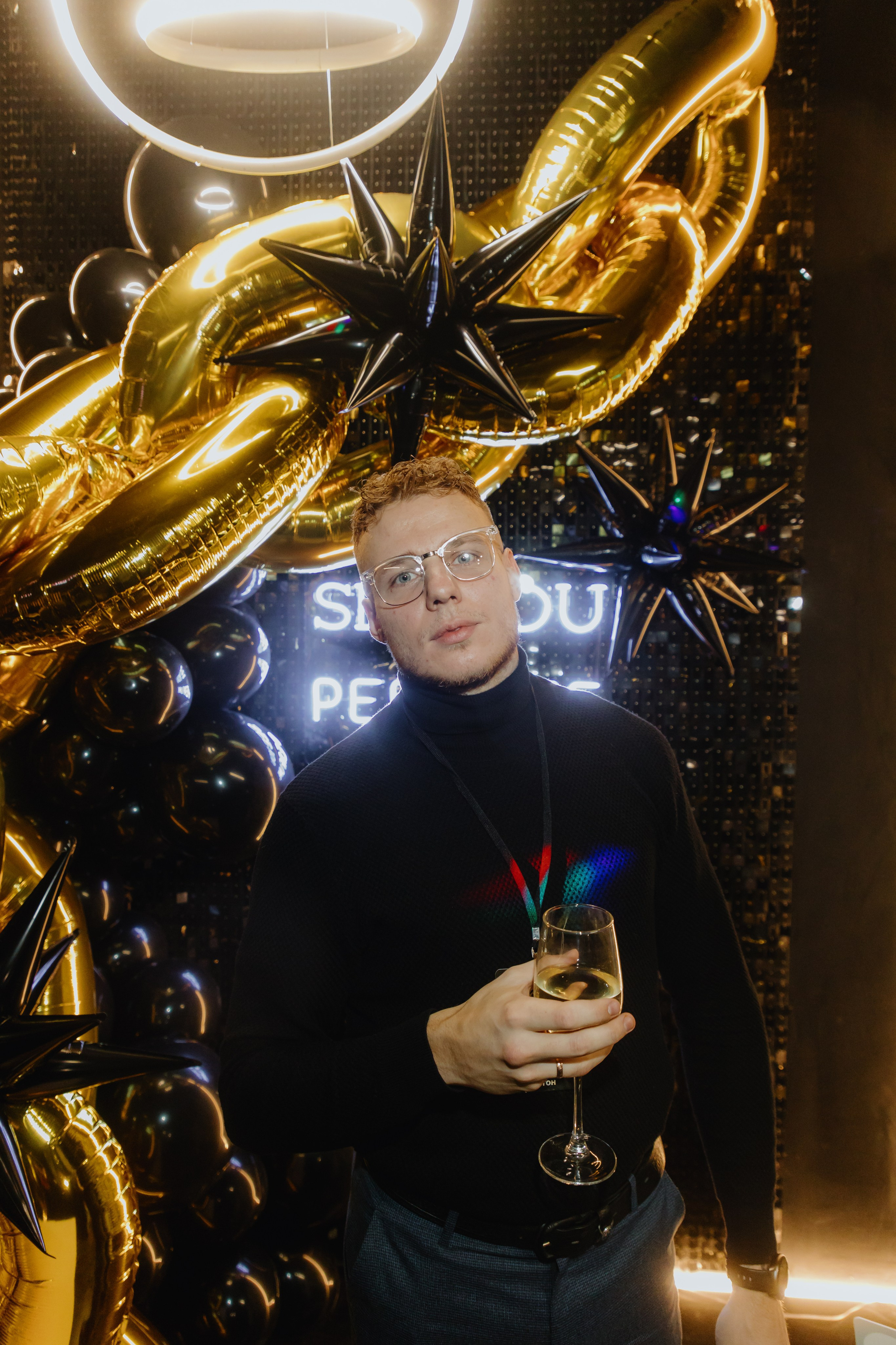 See `You Perfume. Фотограф в Москве и Санкт-Петербурге Дарина