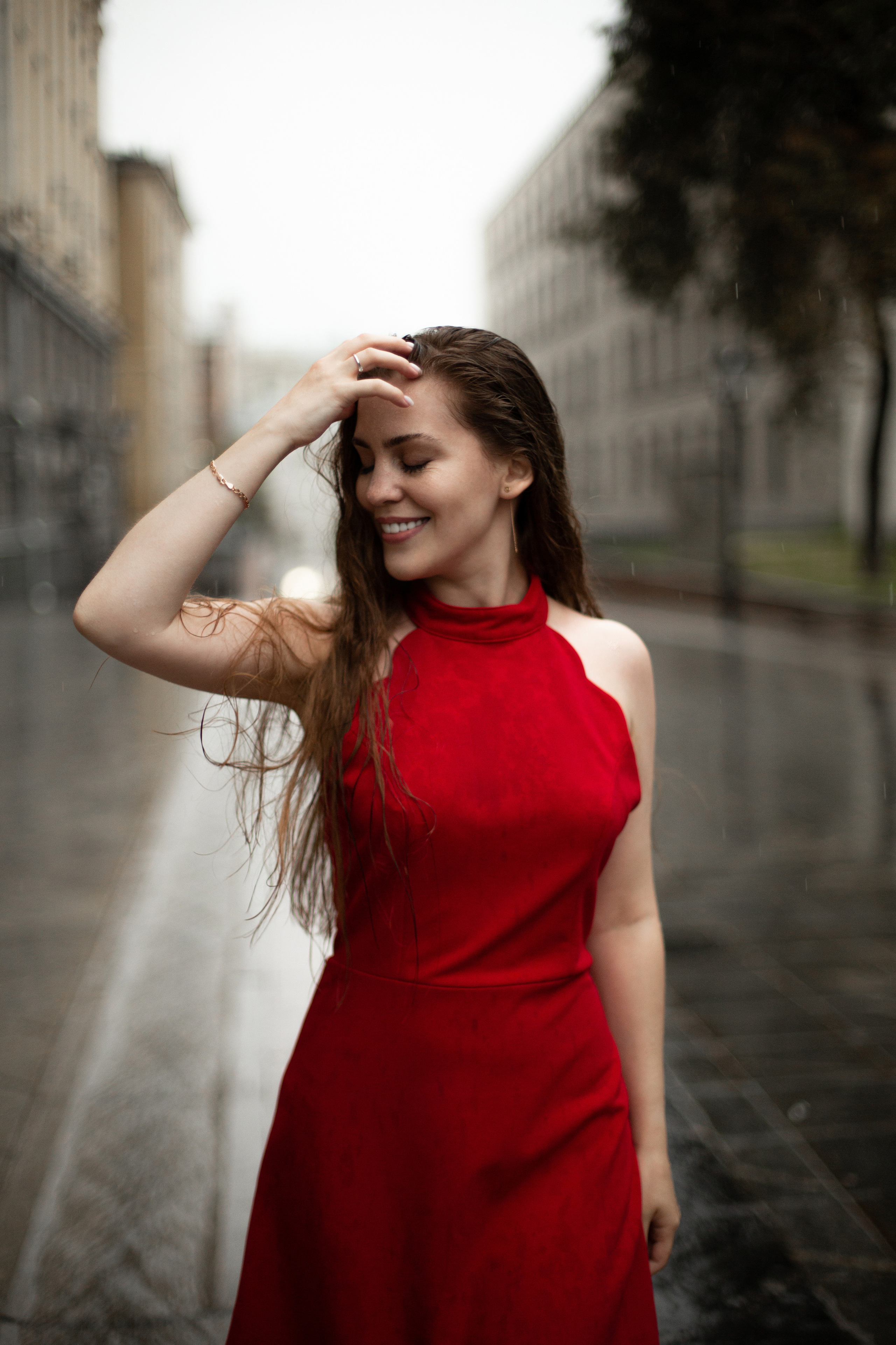 Полина под дождем. Мария Маркова детский и семейный фотограф в Москве