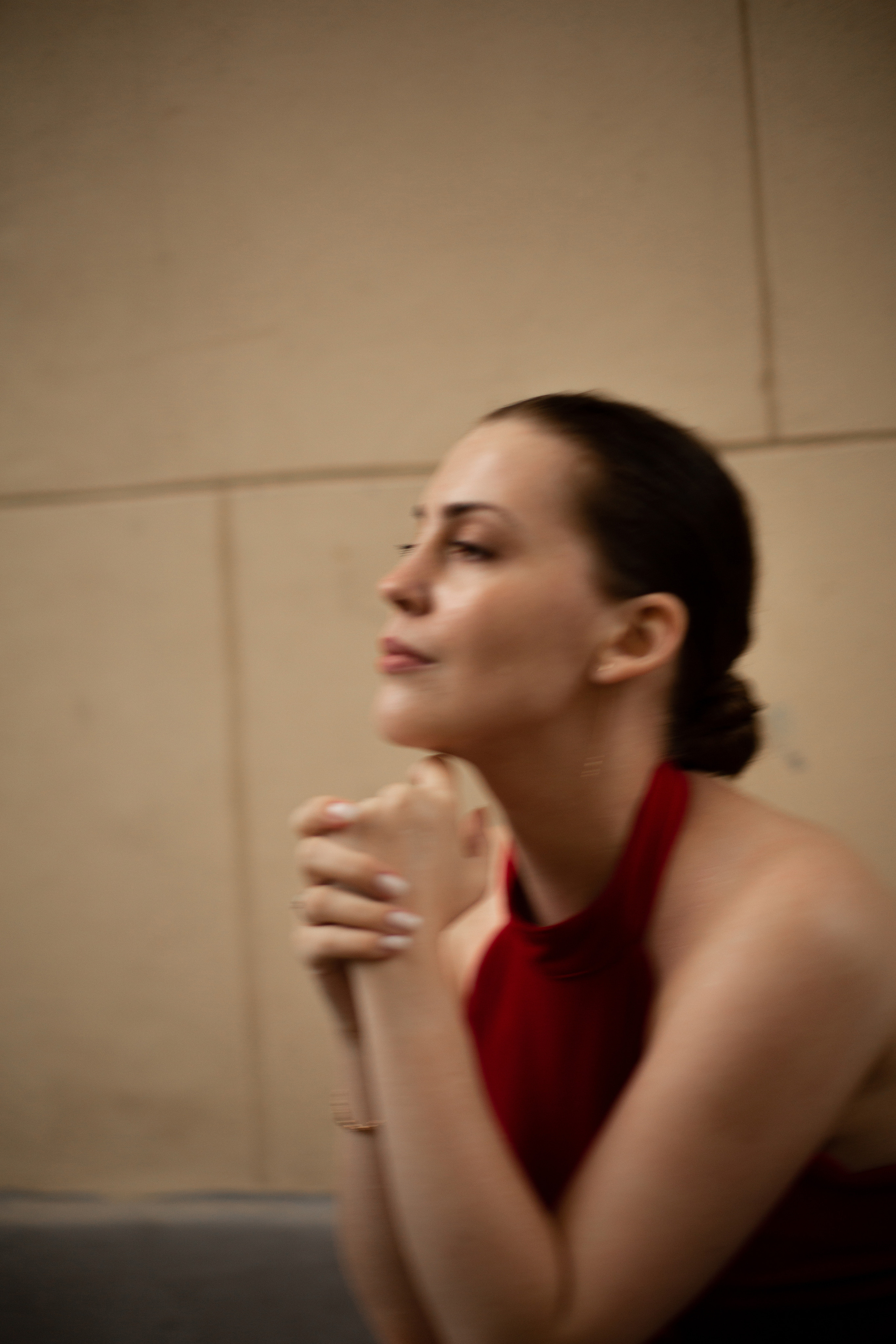 Полина под дождем. Мария Маркова детский и семейный фотограф в Москве