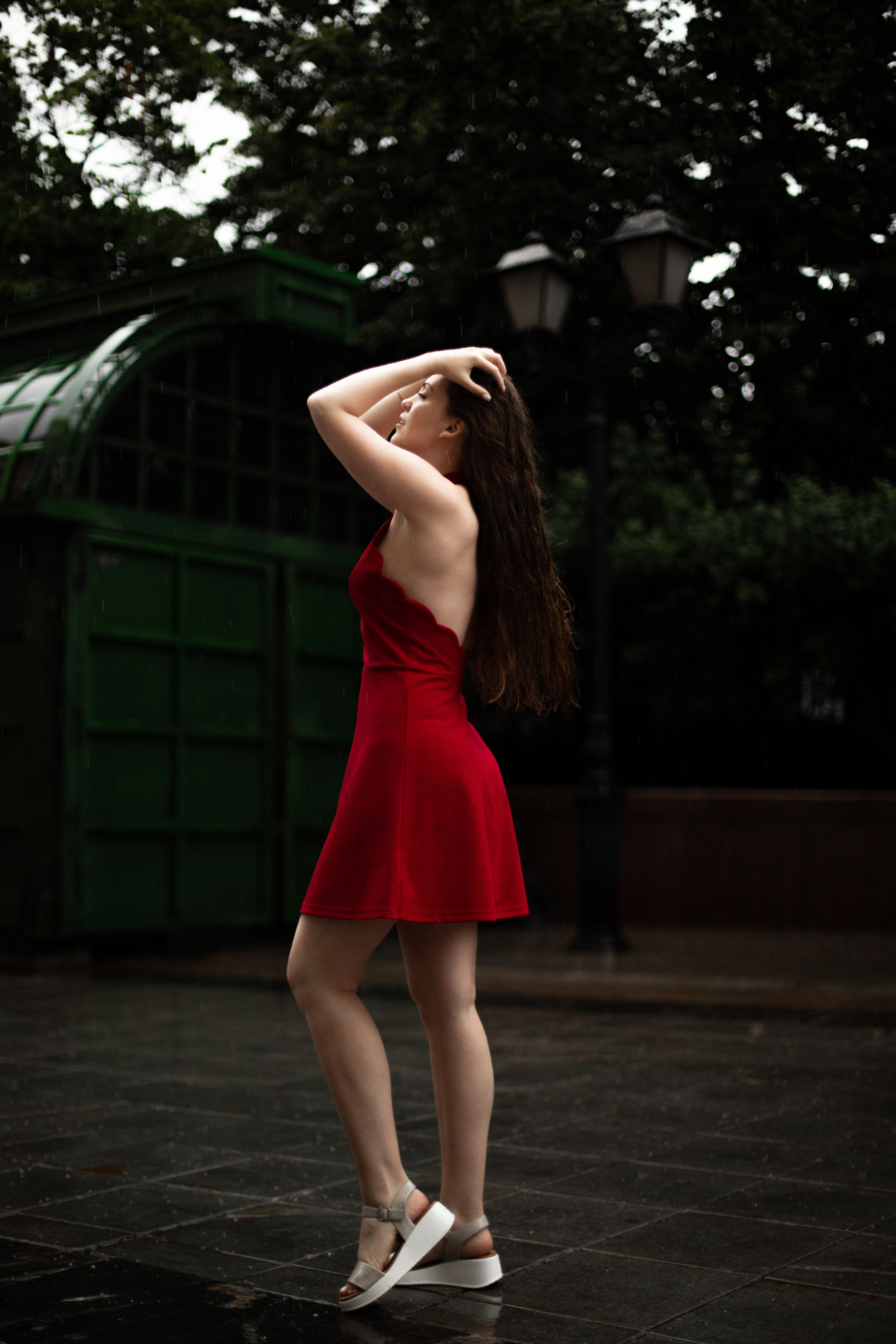 Полина под дождем. Мария Маркова детский и семейный фотограф в Москве