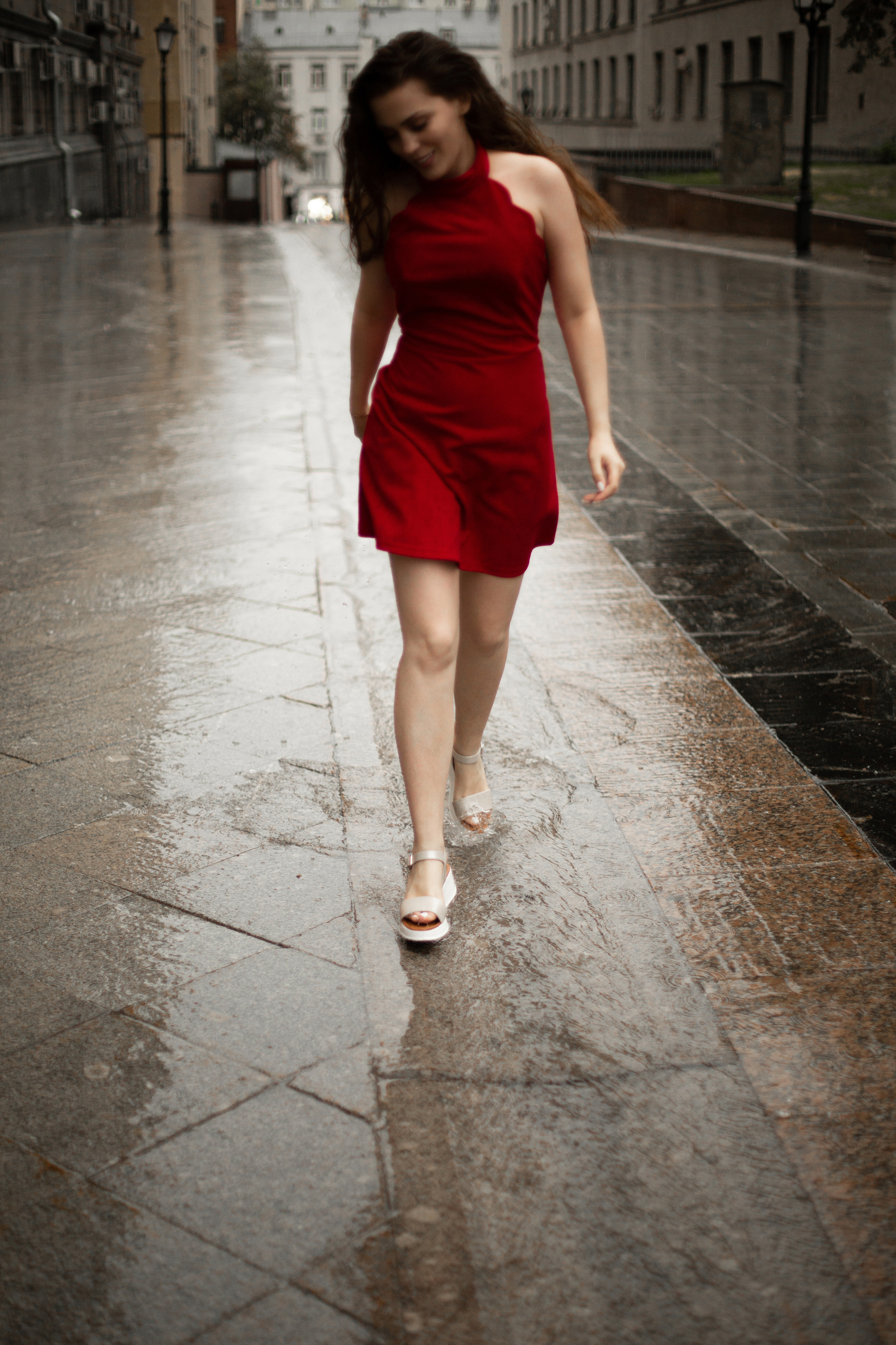 Полина под дождем. Мария Маркова детский и семейный фотограф в Москве