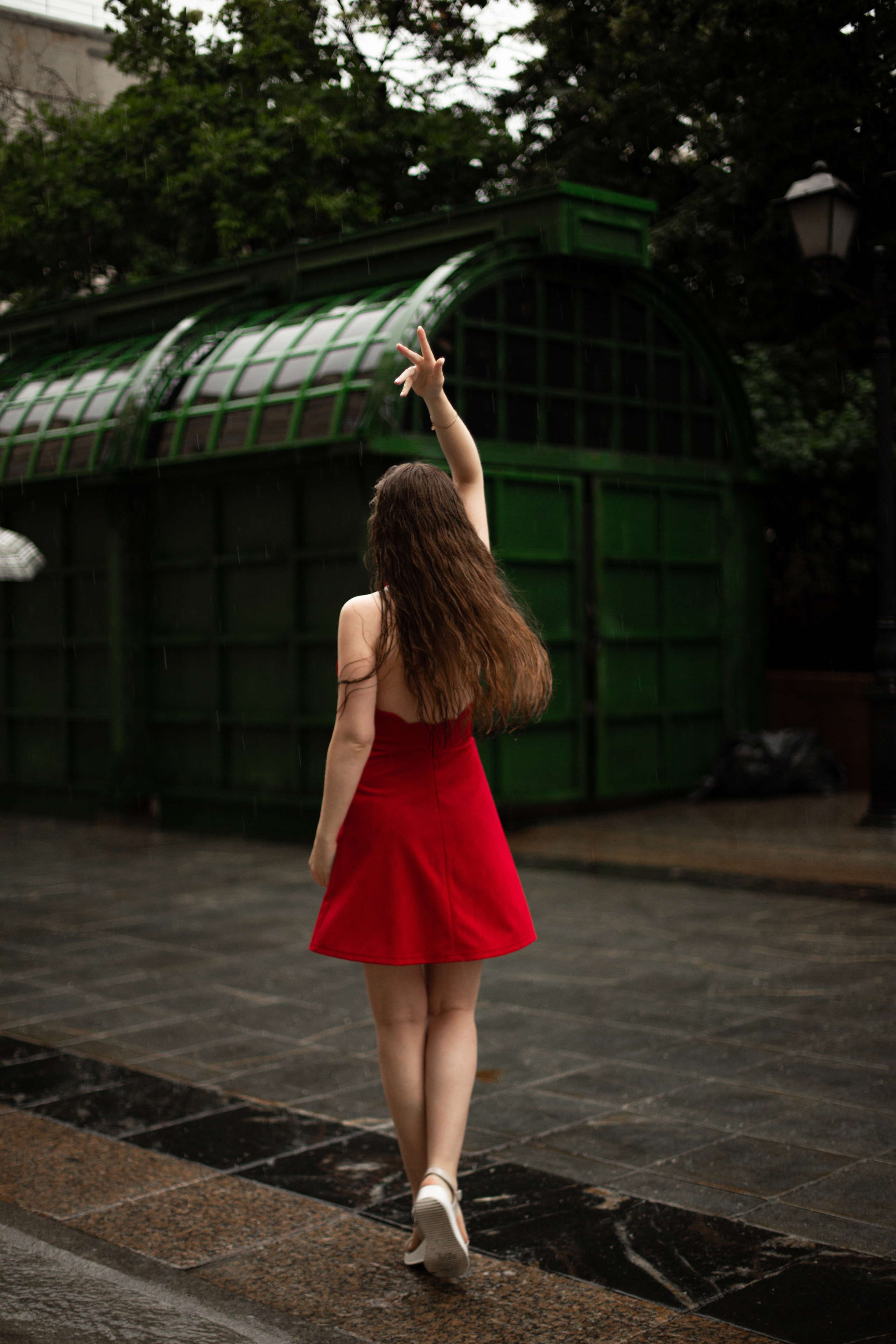 Полина под дождем. Мария Маркова детский и семейный фотограф в Москве