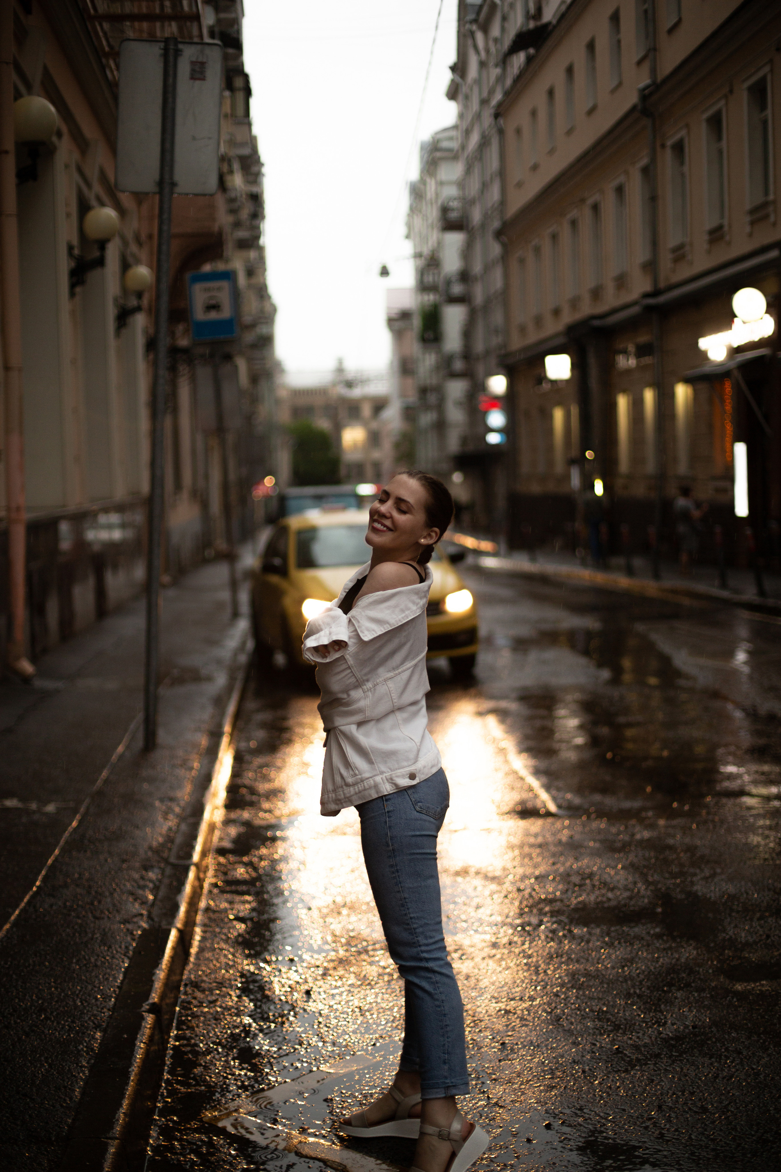 Полина под дождем. Мария Маркова детский и семейный фотограф в Москве