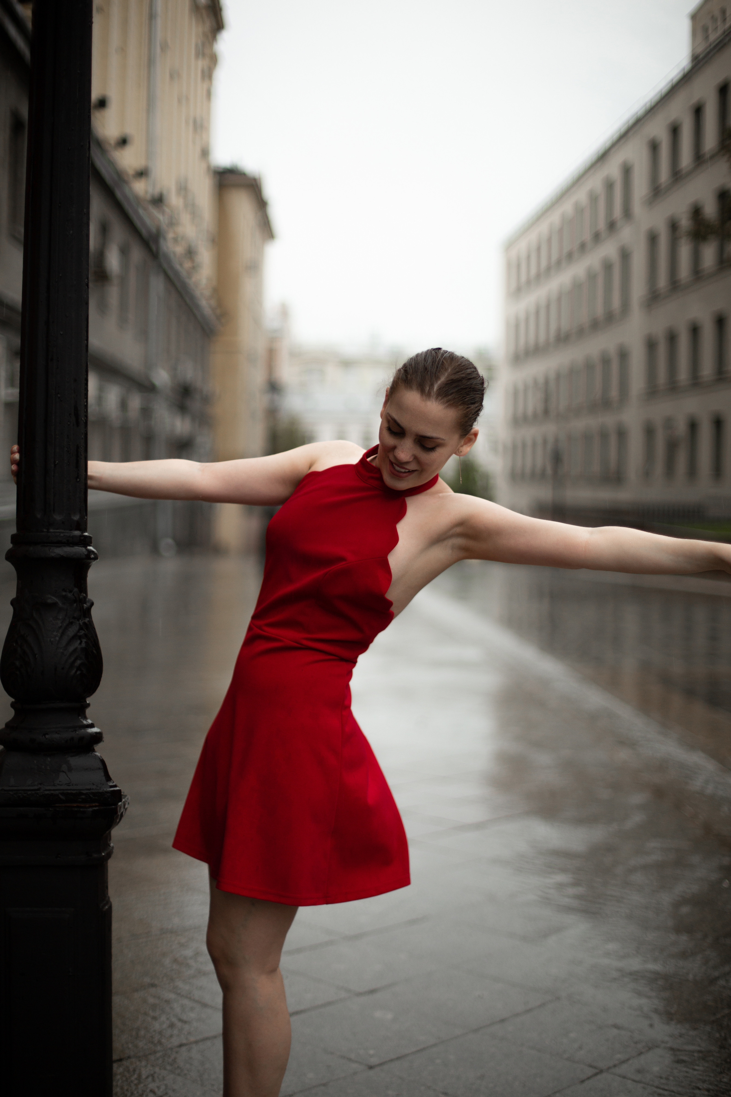 Полина под дождем. Мария Маркова детский и семейный фотограф в Москве