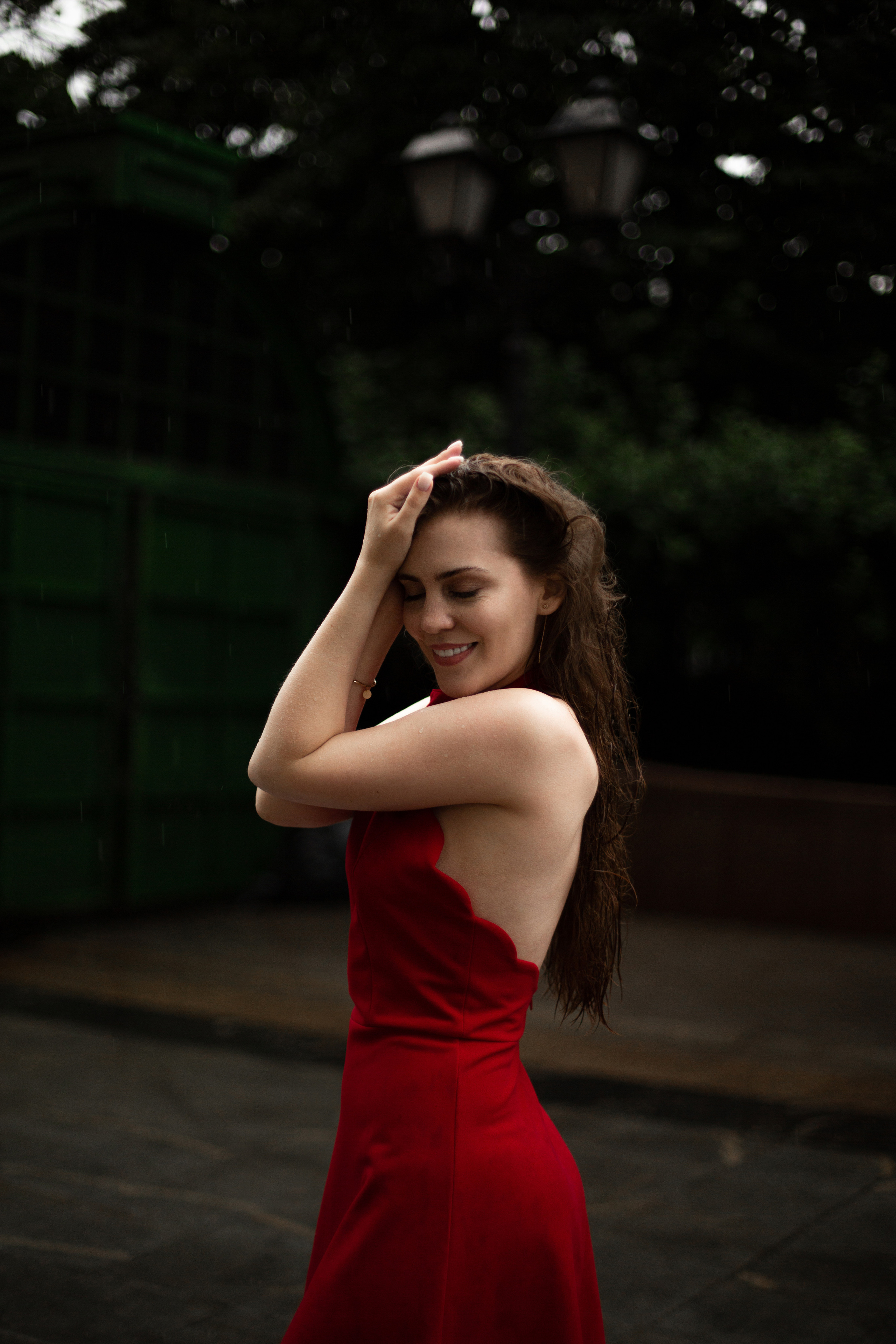 Полина под дождем. Мария Маркова детский и семейный фотограф в Москве