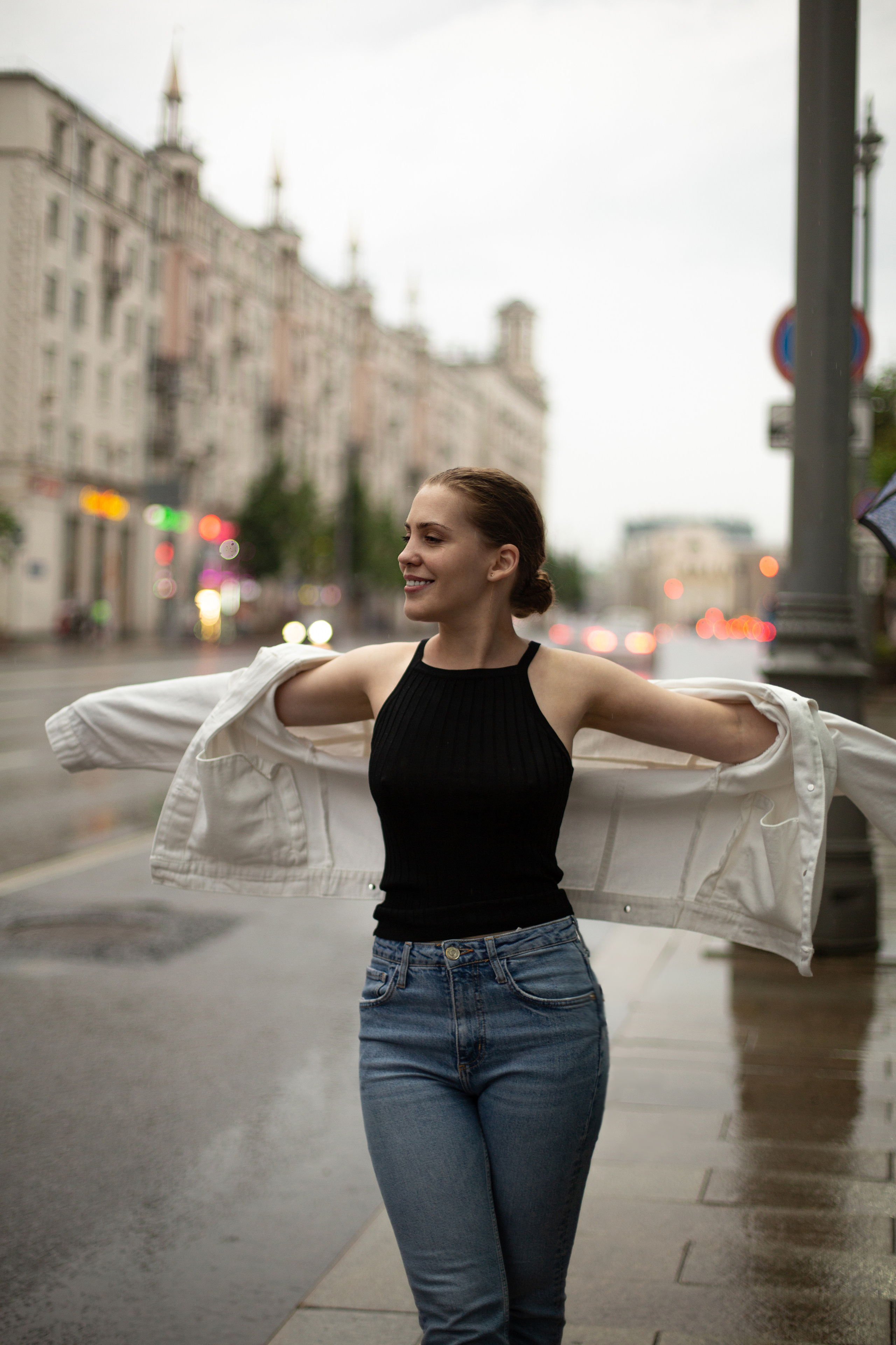 Полина под дождем. Мария Маркова детский и семейный фотограф в Москве