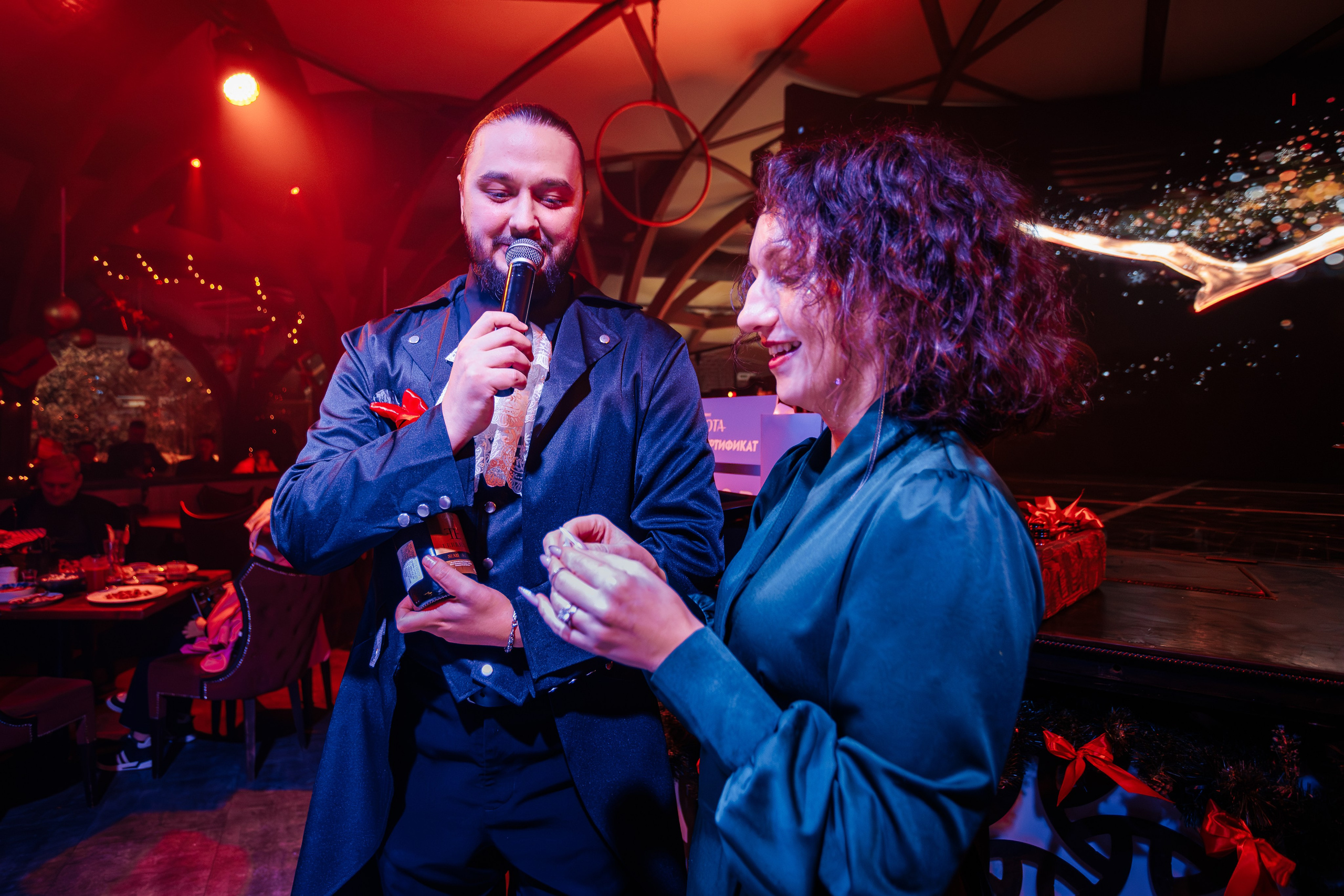 Новогодняя шоу-программа «MAGIC TIME» в PTIZZA BAR_Ялта_31.12.2025. Аминов Руслан | Фотограф