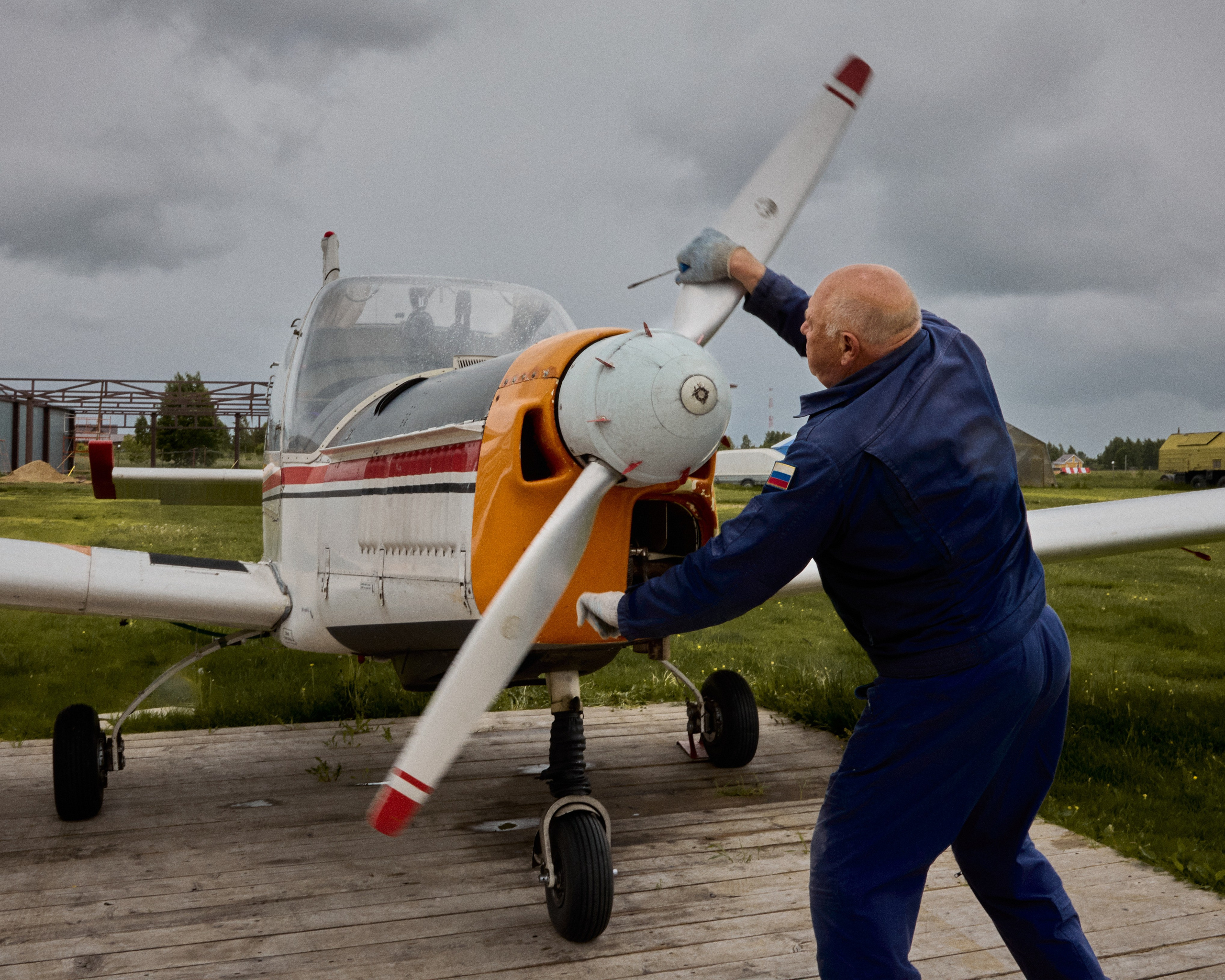 Vatulino Aerodrom. Святослав Лебедев | Рекламный фотограф — Коммерческая съемка, Арт-дирекшн, AI-интеграция