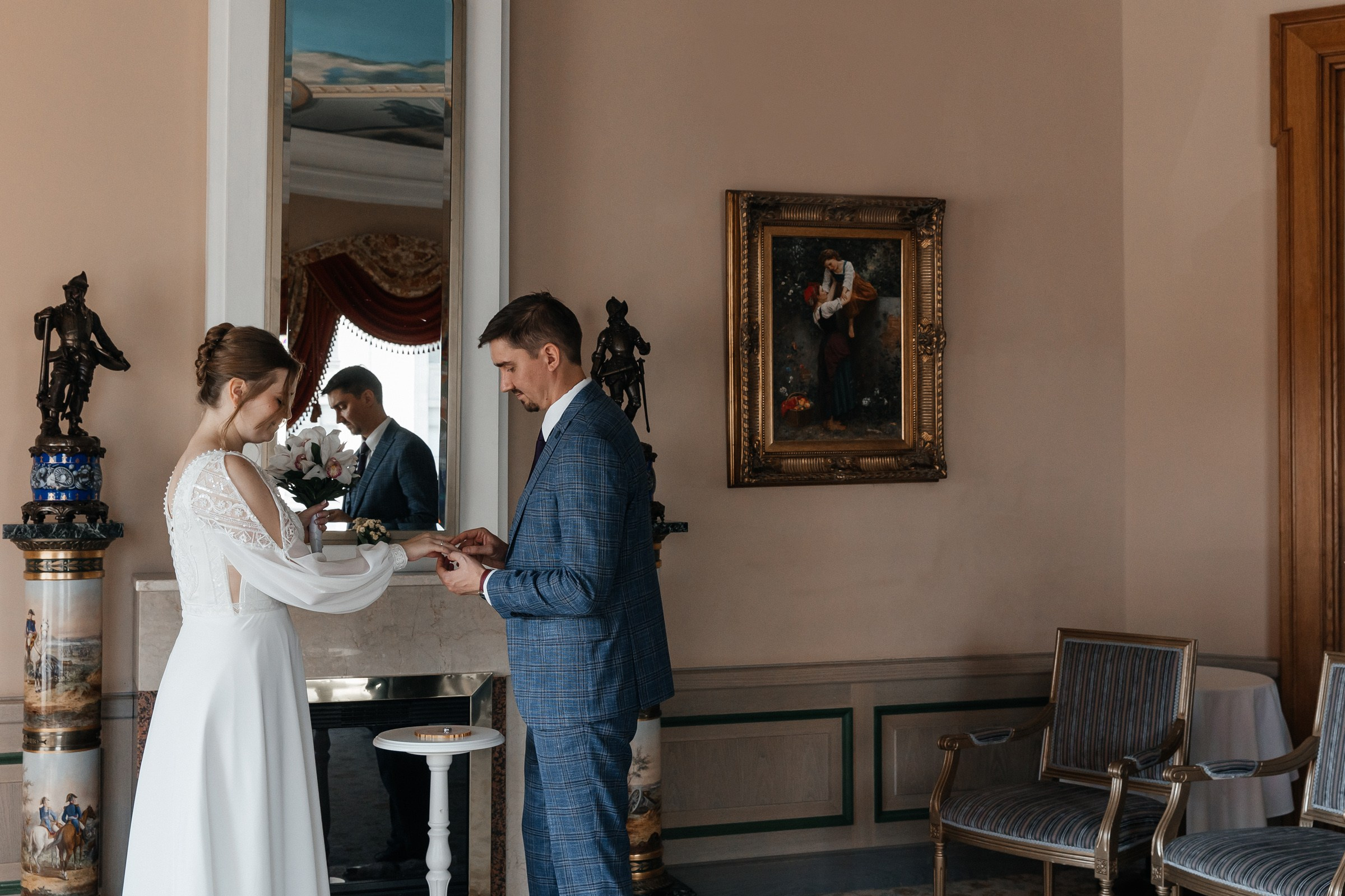 Роспись в Национале. Свадебная фотосессия в отеле Националь. Свадебный фотограф в Москве Элина Ларченкова. Фото, которые цепляют