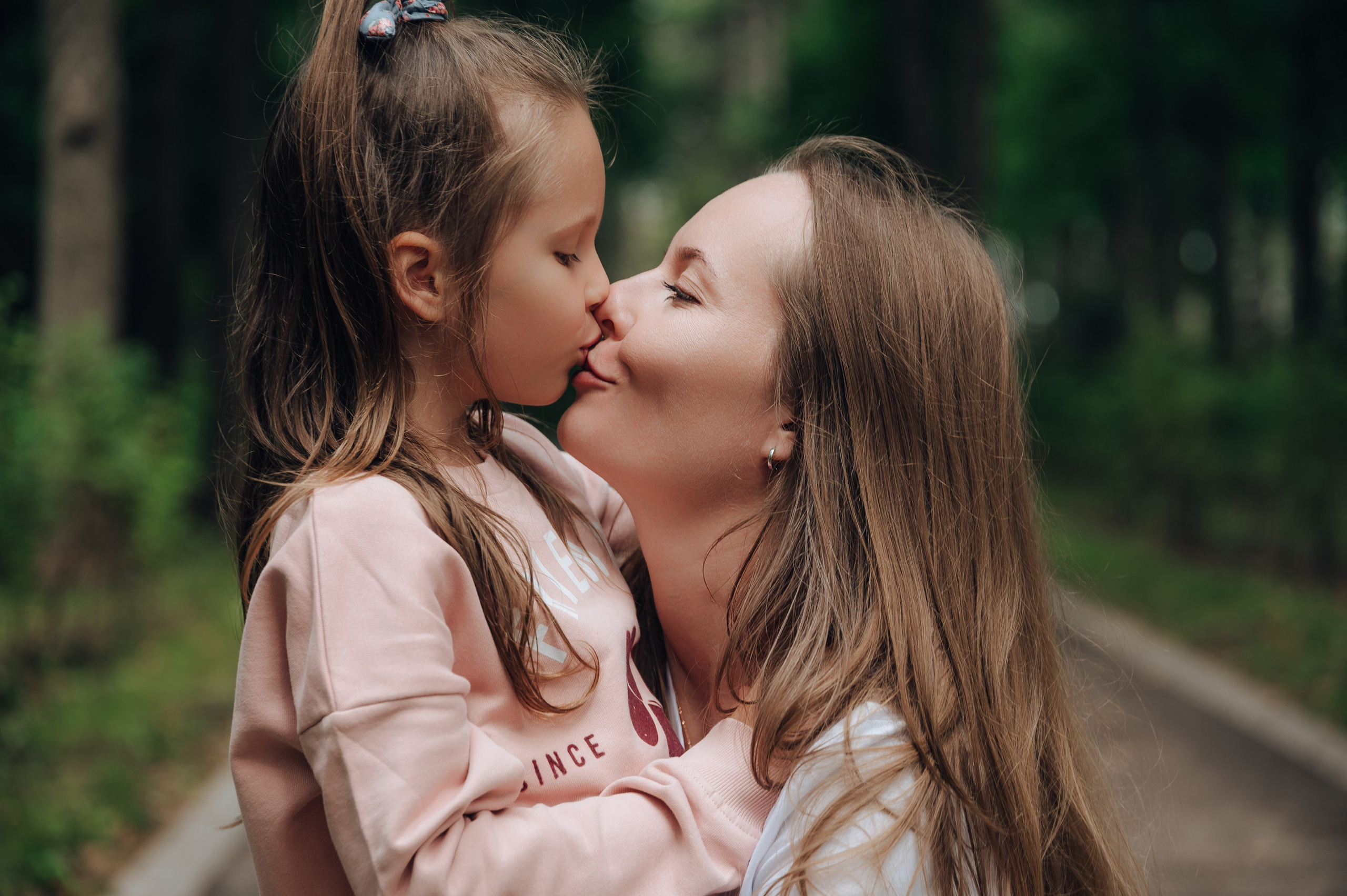 Трое в парке и меховой шар. Детский и семейный фотограф Катерина Мишина