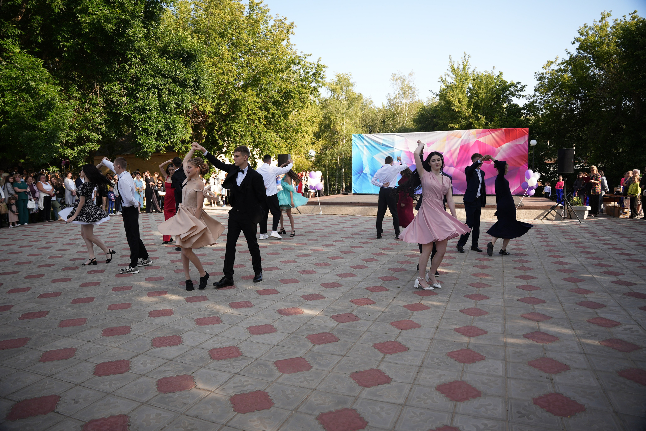 Выпускной в парке. Ольга Плаксина фотограф в Саратове