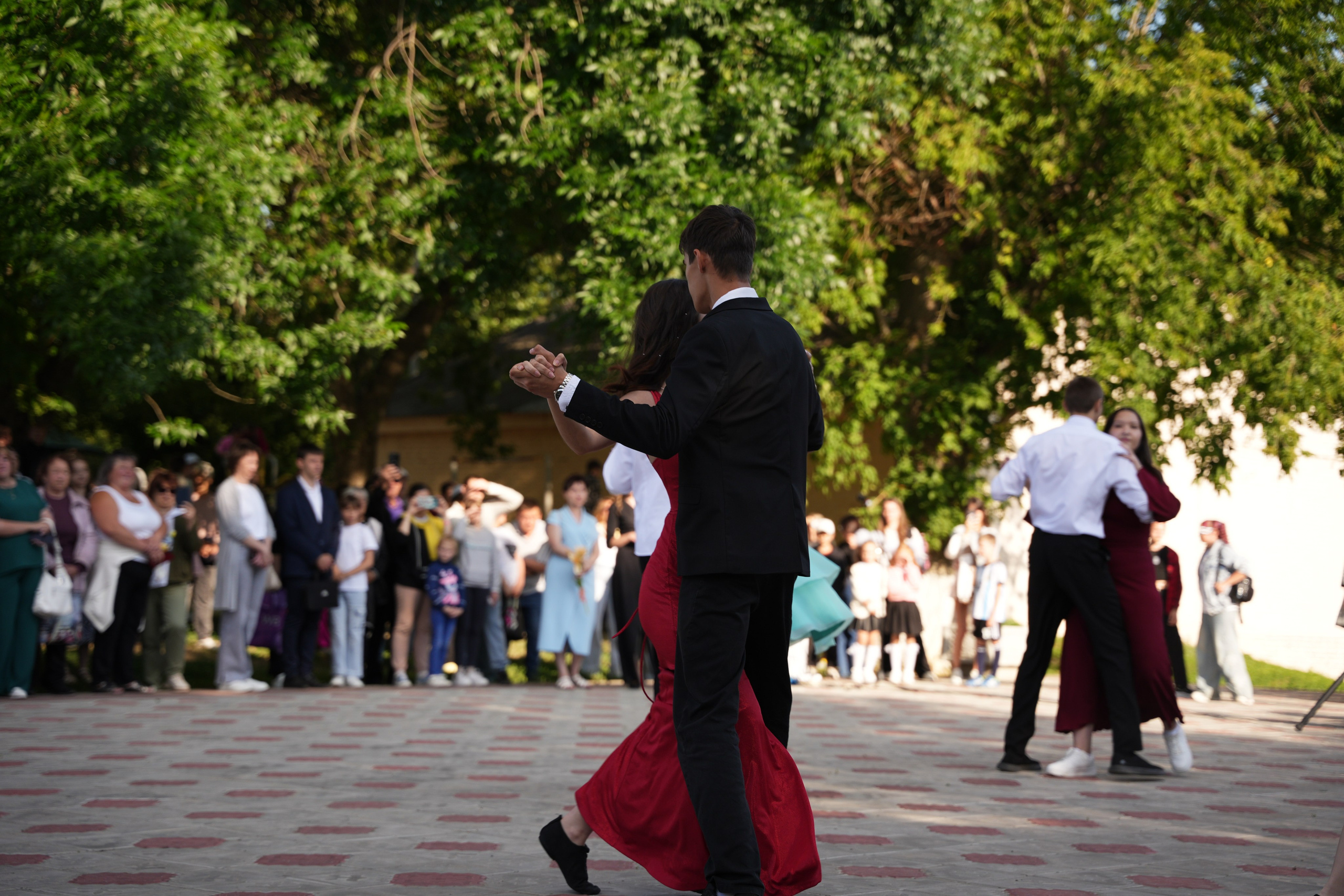 Выпускной в парке. Ольга Плаксина фотограф в Саратове
