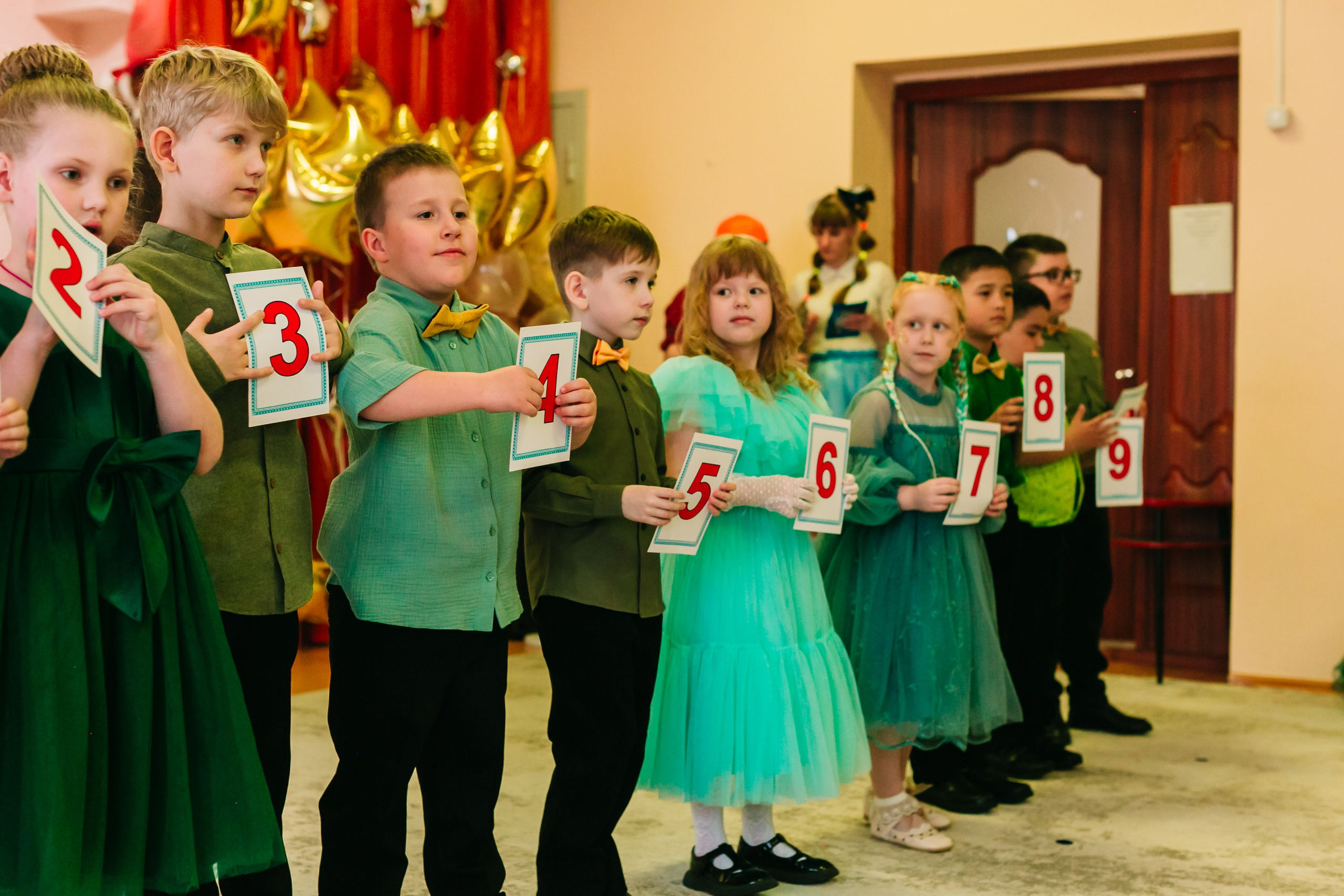 алёна малахова фотограф новосибирск семейный детский домашняя фотосессия в новосибирске день рождения репортажная съёмка фотосессия с лошадьми на конюшне деревня алтай  на природе фотосессия в детском саду мама и сын предложение руки и сердца идея  помолвка фотосессия берег закат детский день рождения годик торт аниматор лофт игровая продолжение следует prodoljenie_sleduet_  корпоратив тимбилдинг первоклашка линейка 