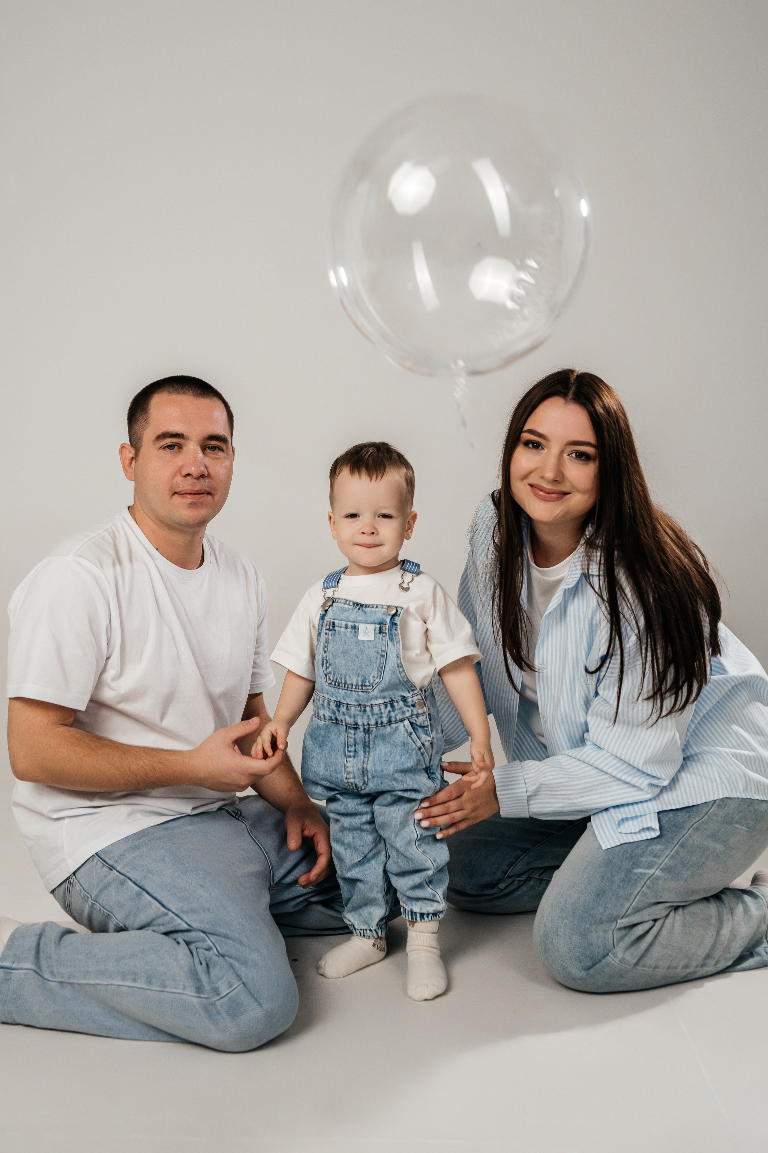 Семейная фотосессия в студии. Фотограф в Каменске-Шахтинском Ольга Сагал