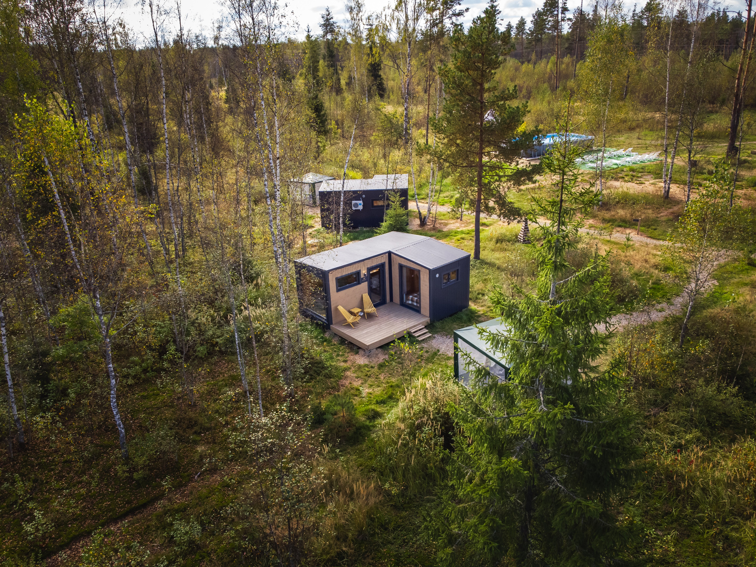 домик, трава, лето, лес, природа, база отдыха, загородный клуб, "ПОБЕГ ИЗ ГОРОДА", день