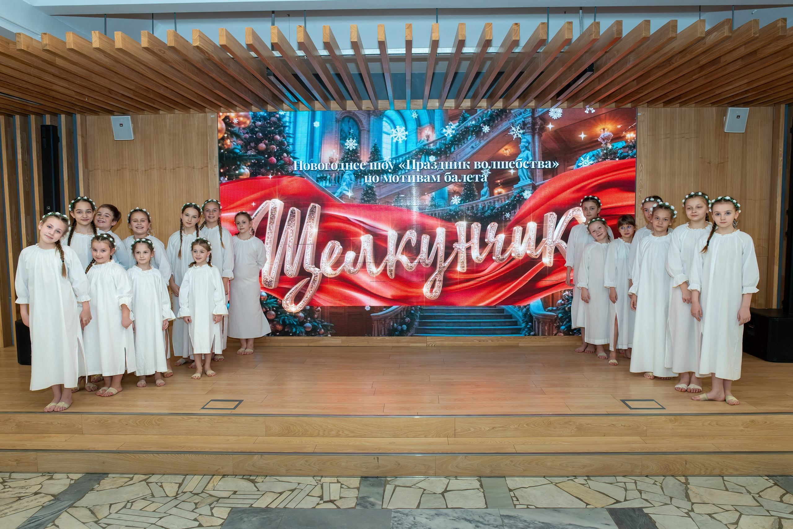 Съёмка новогодних праздников, елки для детей и родителей. «Студия DRONAVT`s» — видеосъёмка и фотография г. Москва