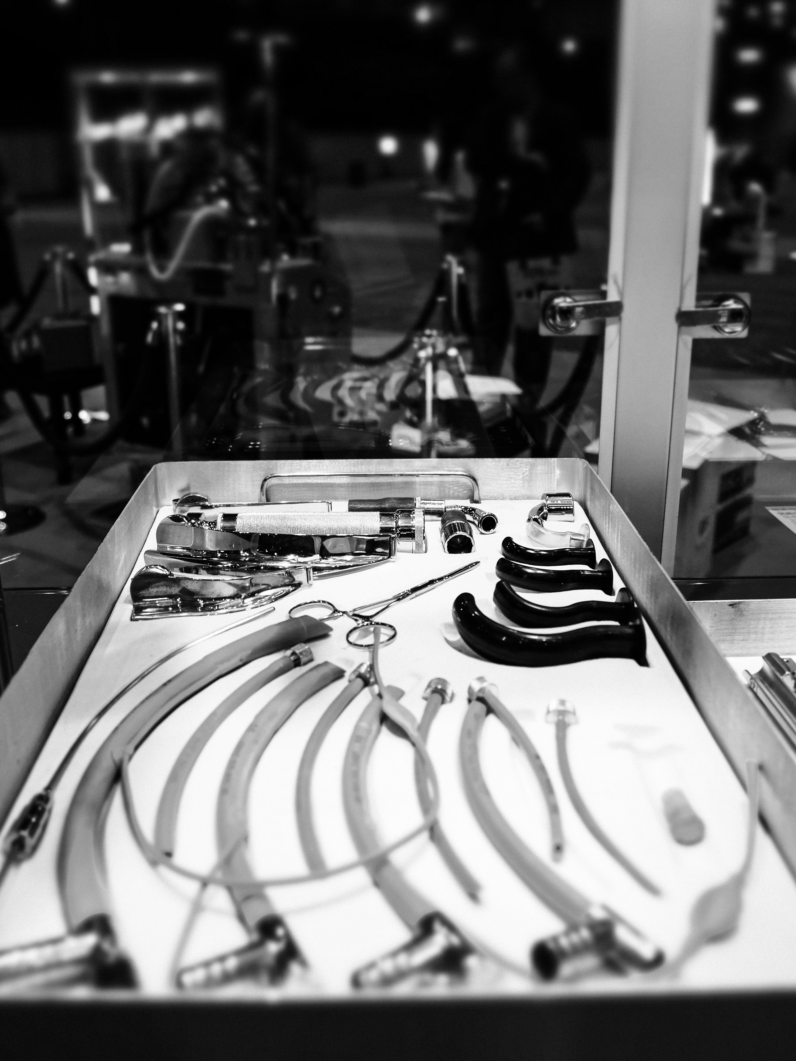 Музей истории анестезии. Фотограф Антон Швец — Монохромная реальность