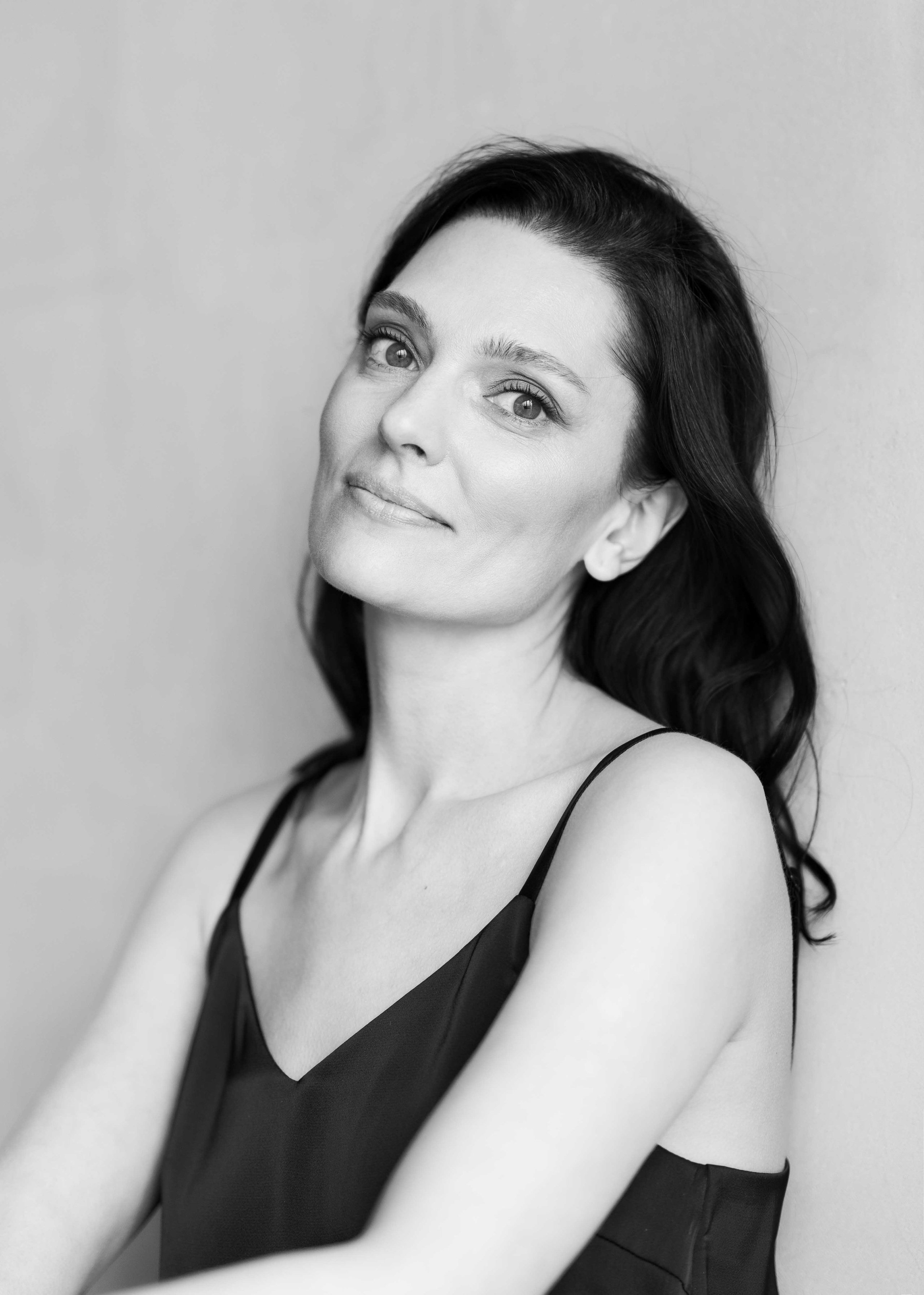 Женский портрет 35+. Женский портретный фотограф 35+ Воронеж. Добро пожаловать в магию ЧБ портрета