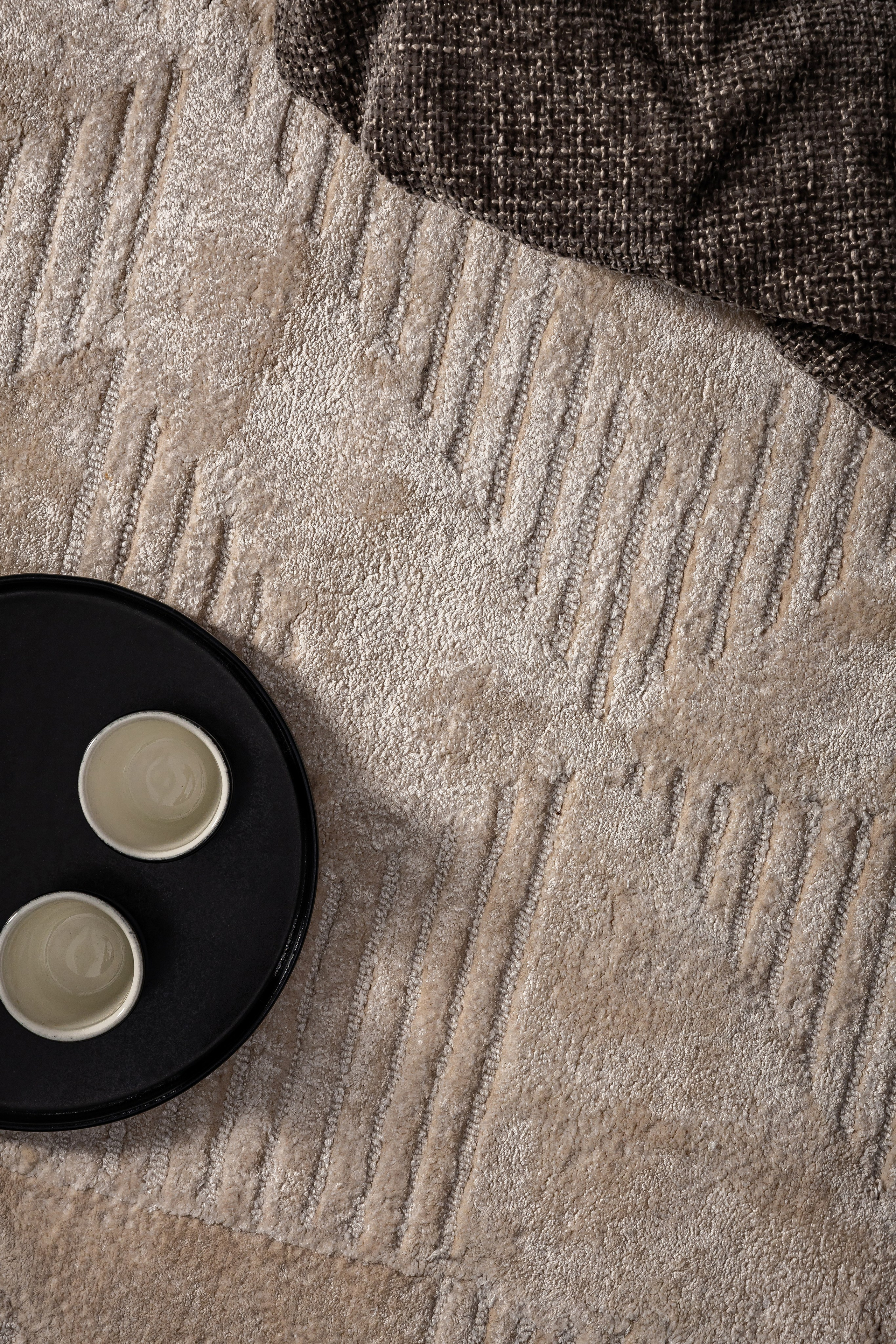 Ковры Decaro Rugs. L. Deco интерьерный салон. Краски/обои/лепной декор