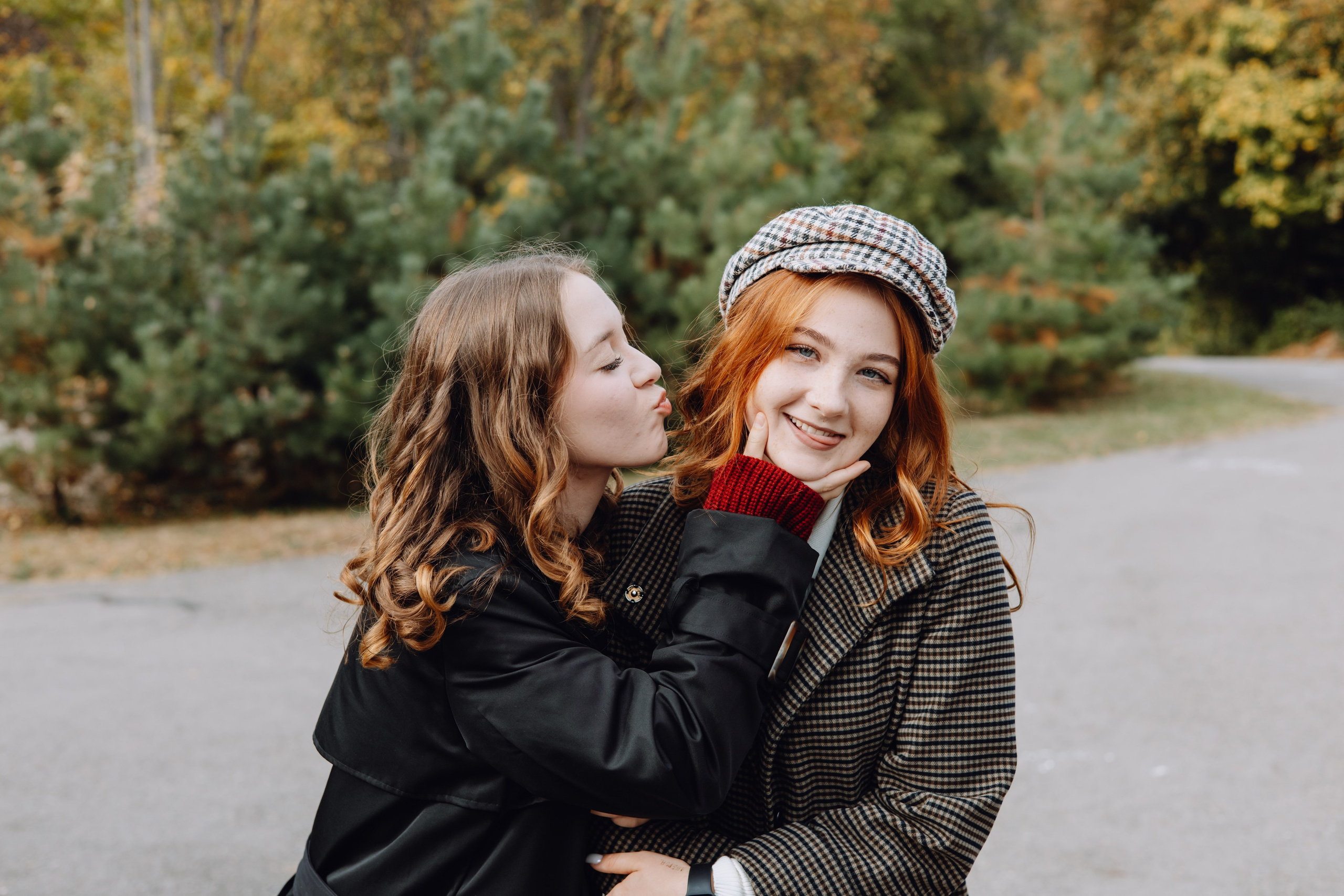 Школьные альбомы в Чернянке. Фотограф Максим Никонов