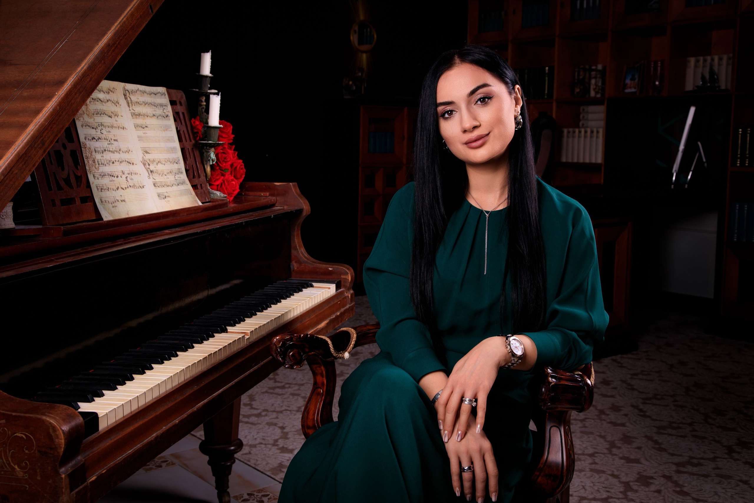 Очарование и уверенность: Фотосессии в студии Fotogen. Интерьерная фотостудия FOTOGEN г. Краснодар