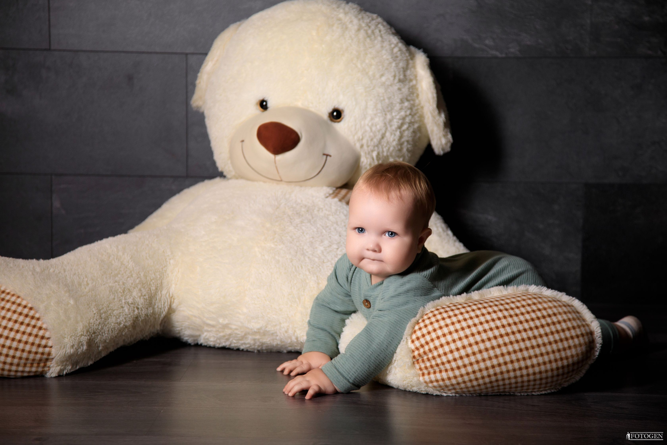 Фотосессия Мальчиков до 3 лет в Студии — Fotogen. Интерьерная фотостудия FOTOGEN г. Краснодар