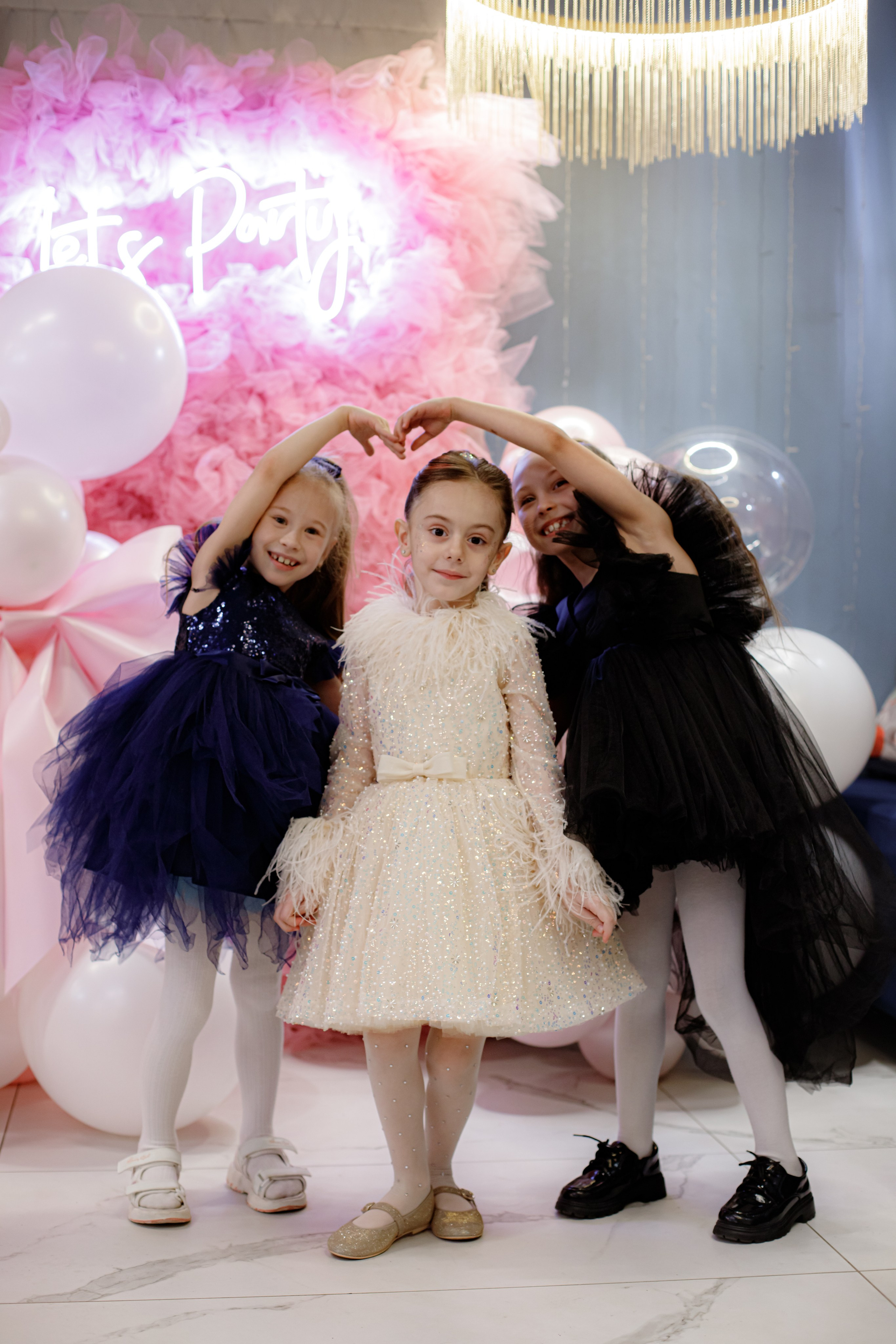 ASIA'S BIRTHDAY PARTY. Photokarish