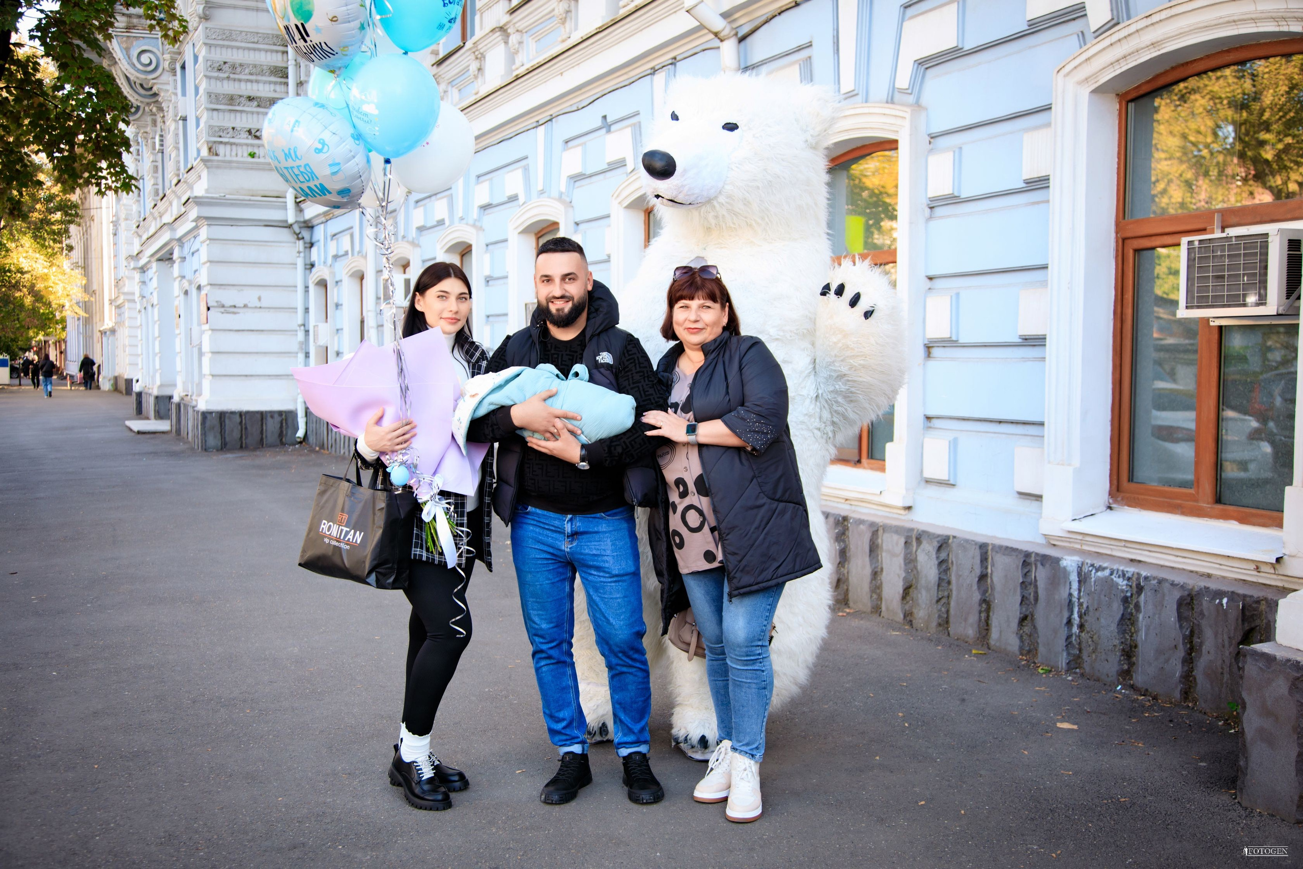 Фотосессия выписки из роддома в Краснодаре | Портфолио Fotogen. Интерьерная фотостудия FOTOGEN г. Краснодар