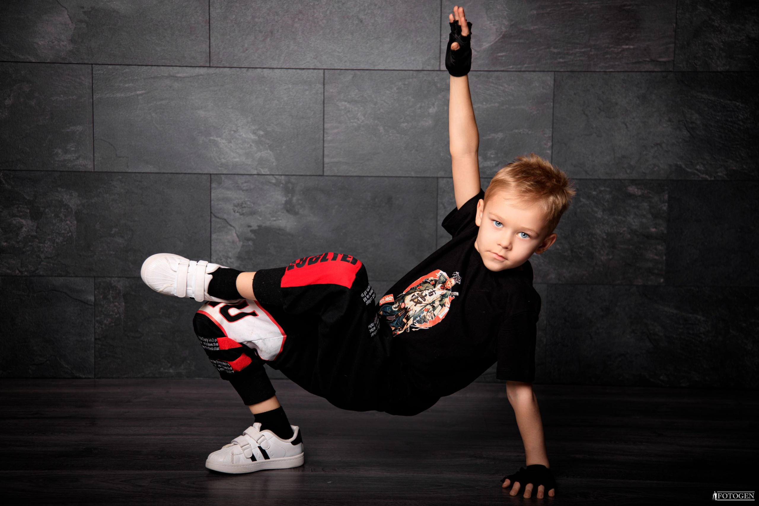 Фотосессия Мальчиков до 10 лет в Студии — Fotogen. Интерьерная фотостудия FOTOGEN г. Краснодар