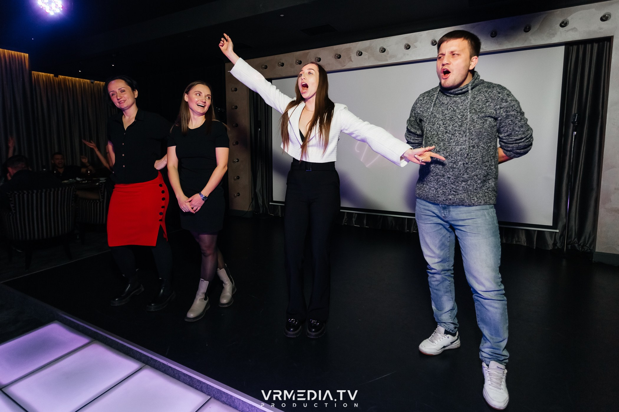 POP-STAR PARTY в караоке-баре «Volna»