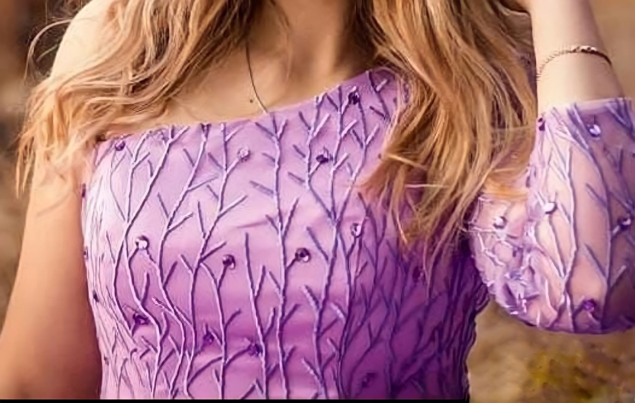 Сиреневое платье из фатина напрокат для фотосессии на Байкале