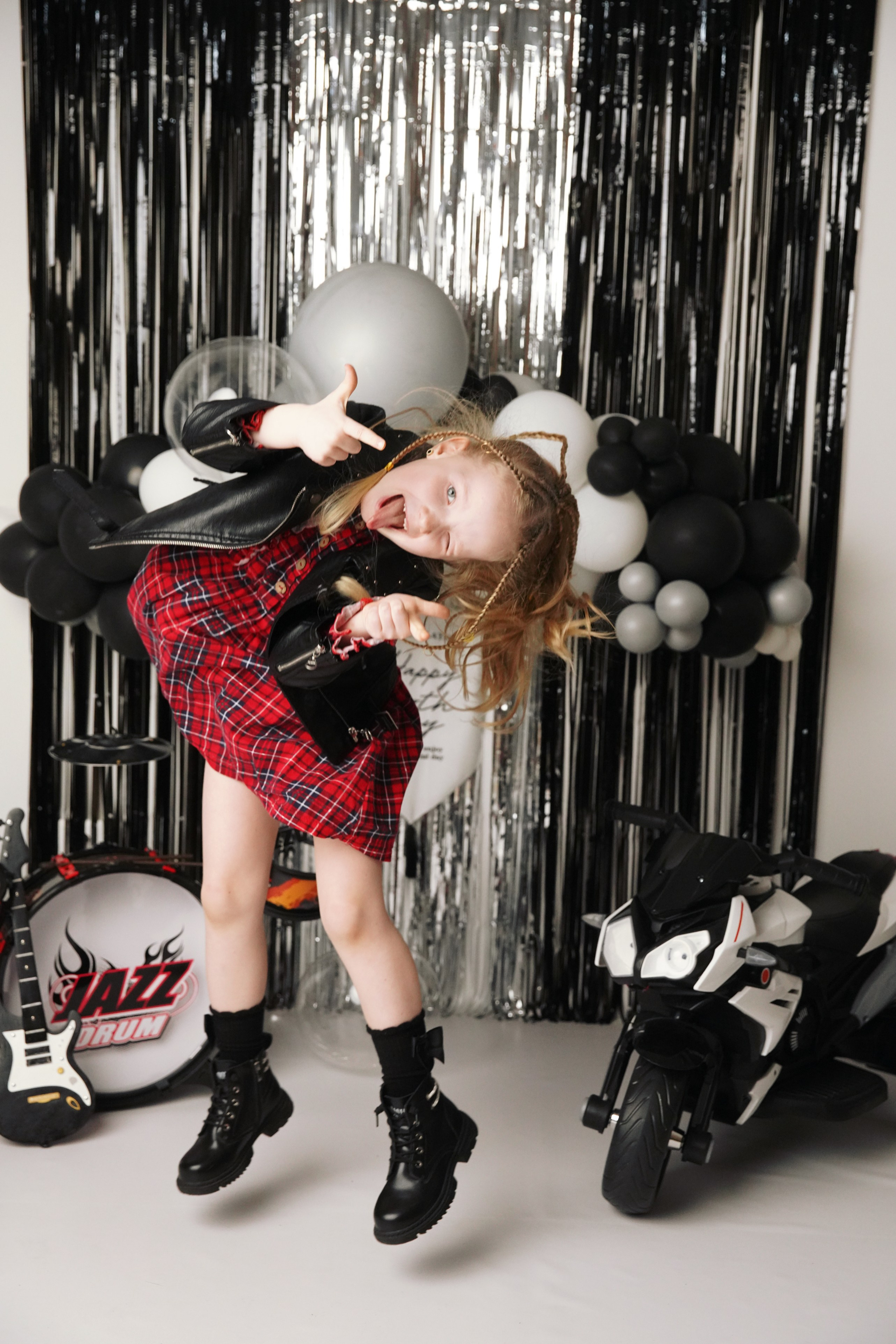 Байкер. Фотограф новорожденных. Семейный и детский фотограф в городе Сургуте