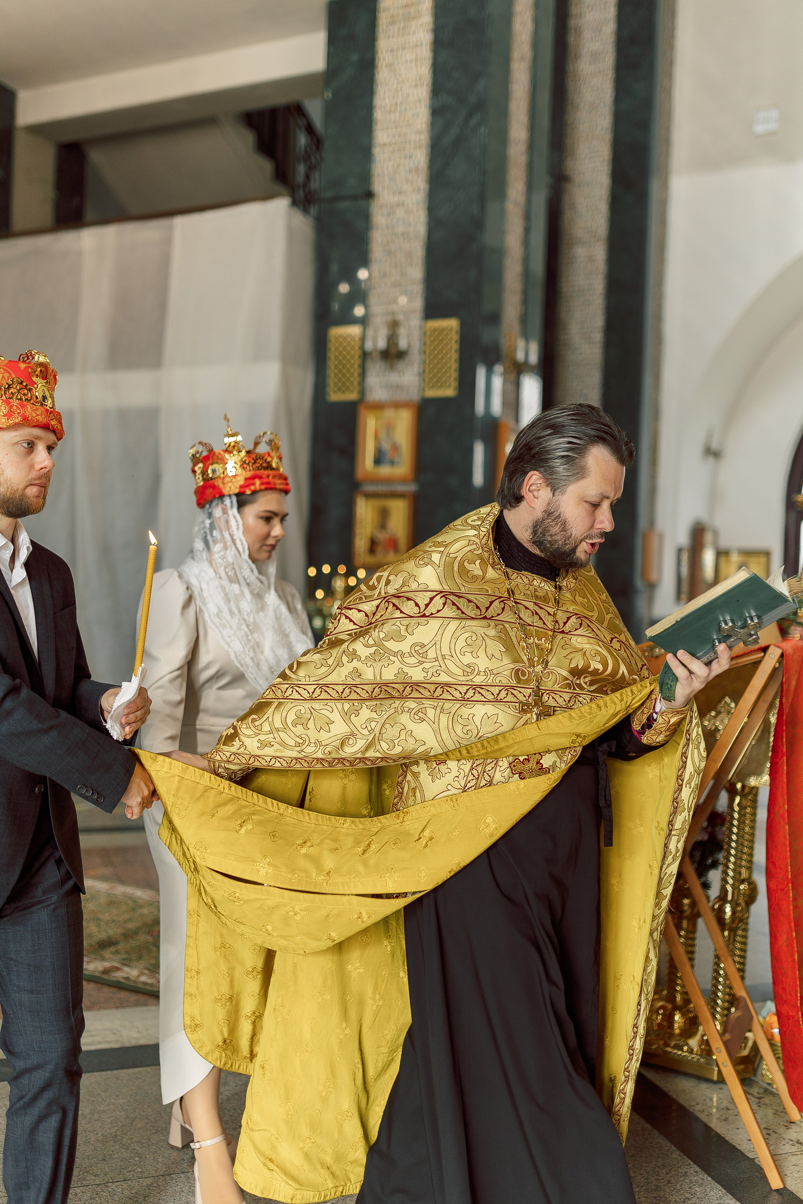 Венчание в храме Стефана Пермского. Семейный фотограф в Москве Анна Пожарская
