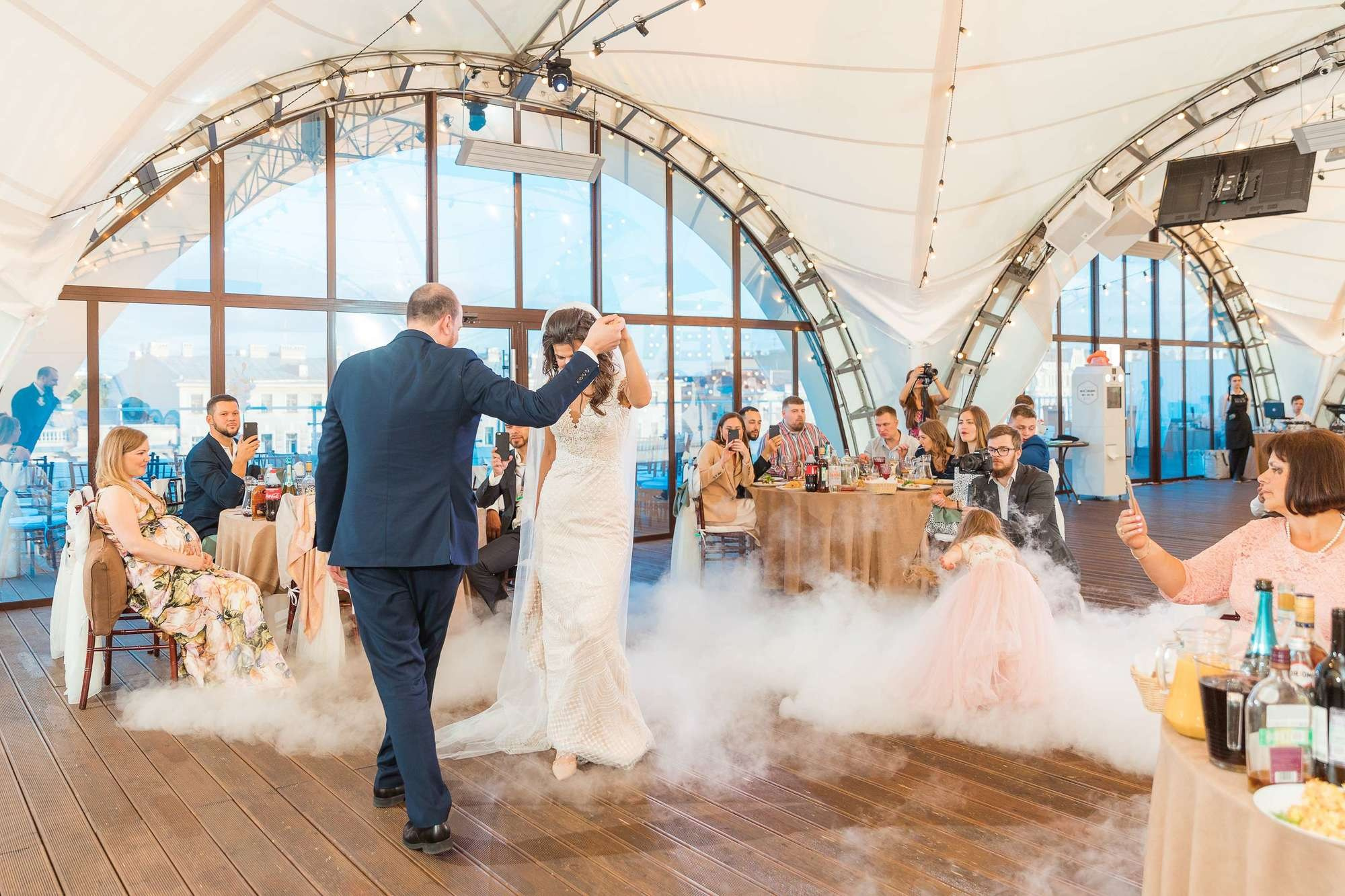 Первый танец жениха и невесты на свадьбе